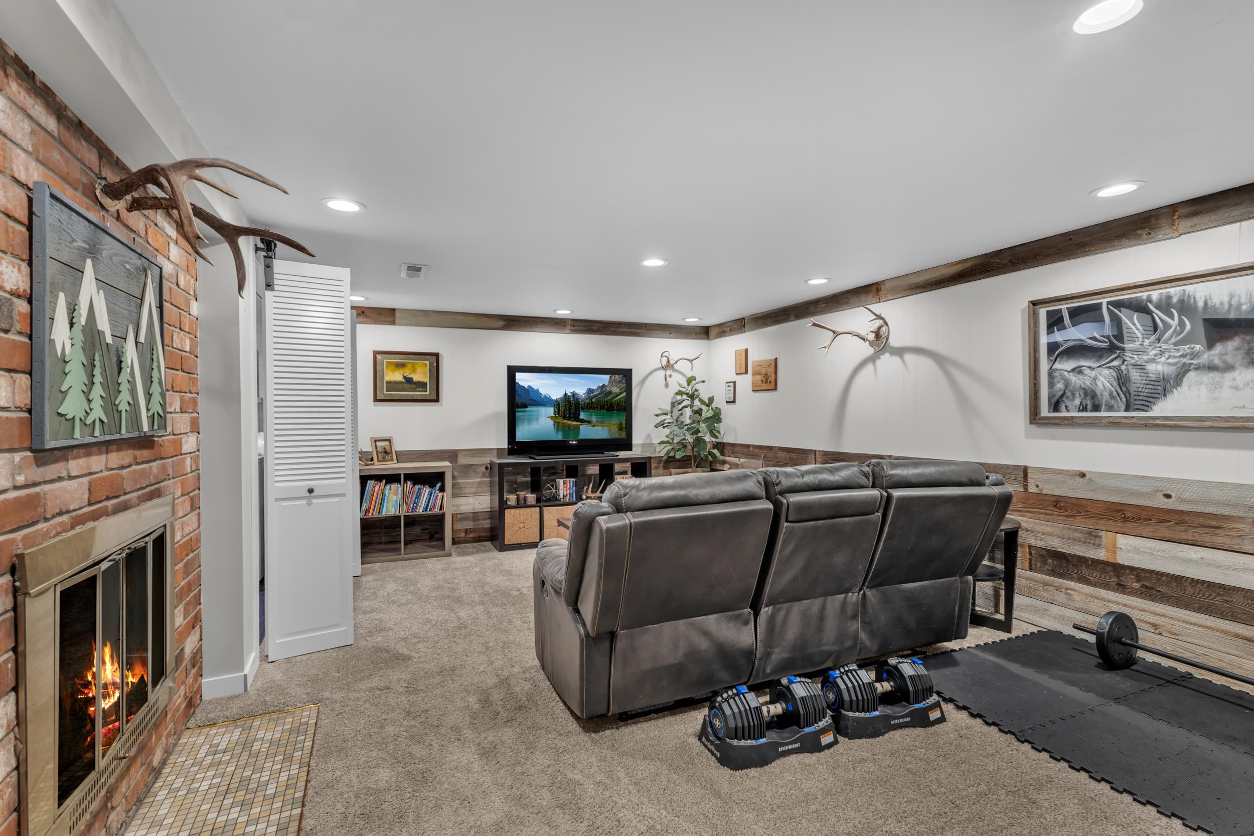 12022 E Skyview Ave - Photo 35