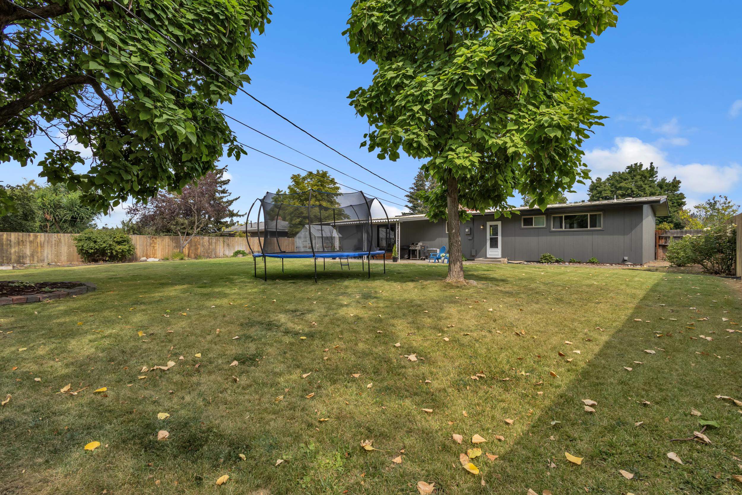 12022 E Skyview Ave - Photo 43