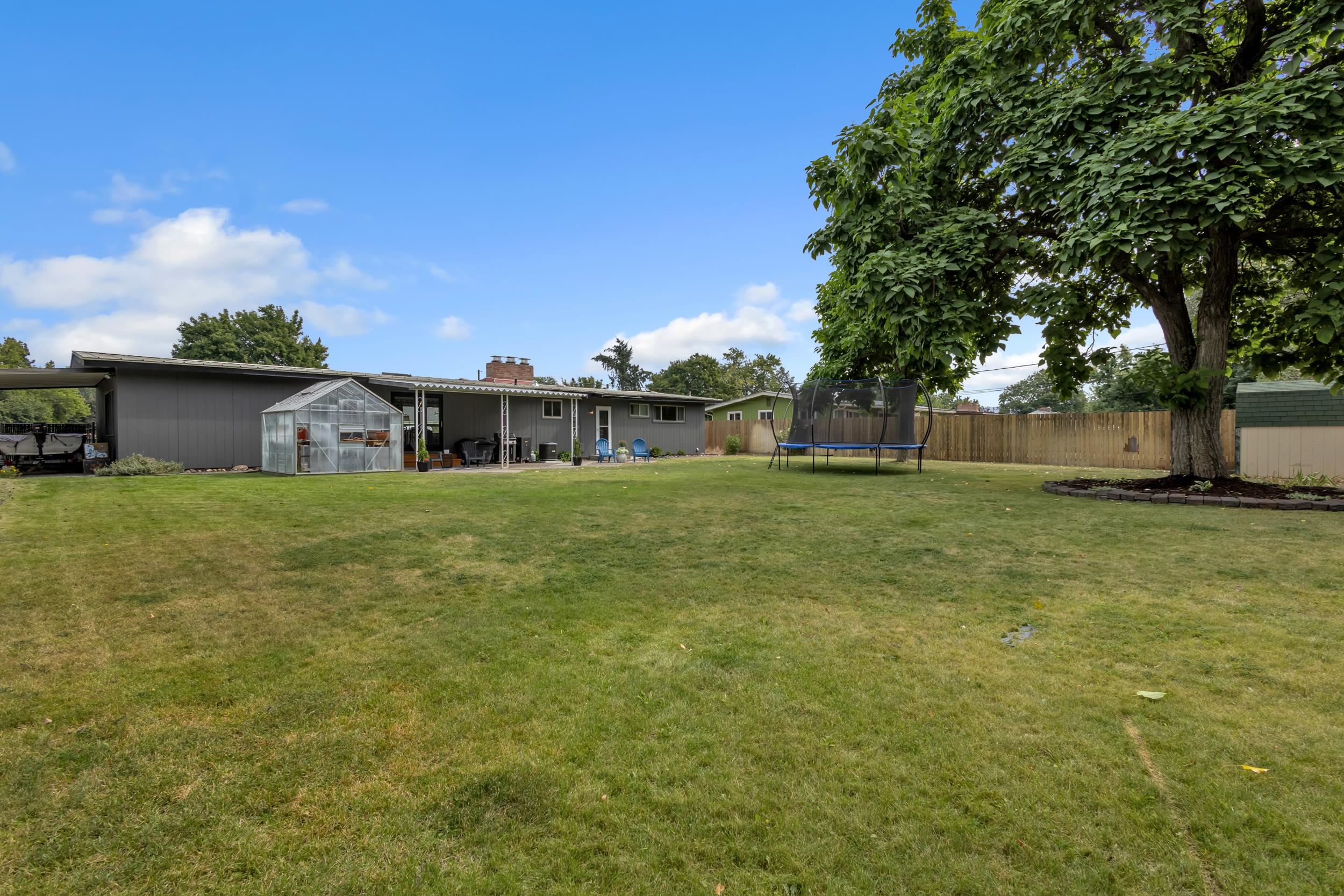 12022 E Skyview Ave - Photo 45