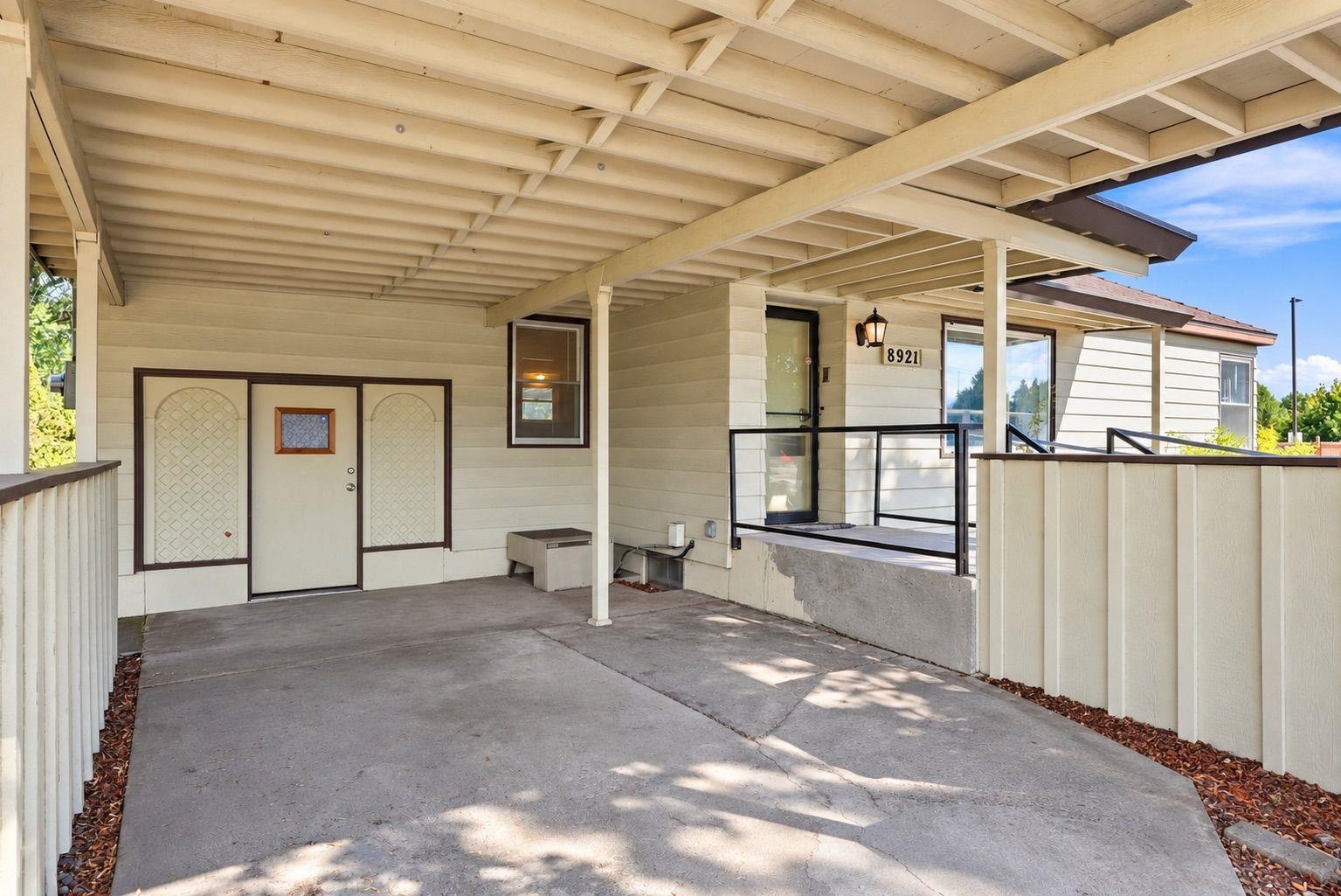 8921 E Broadway Ave - Photo 3