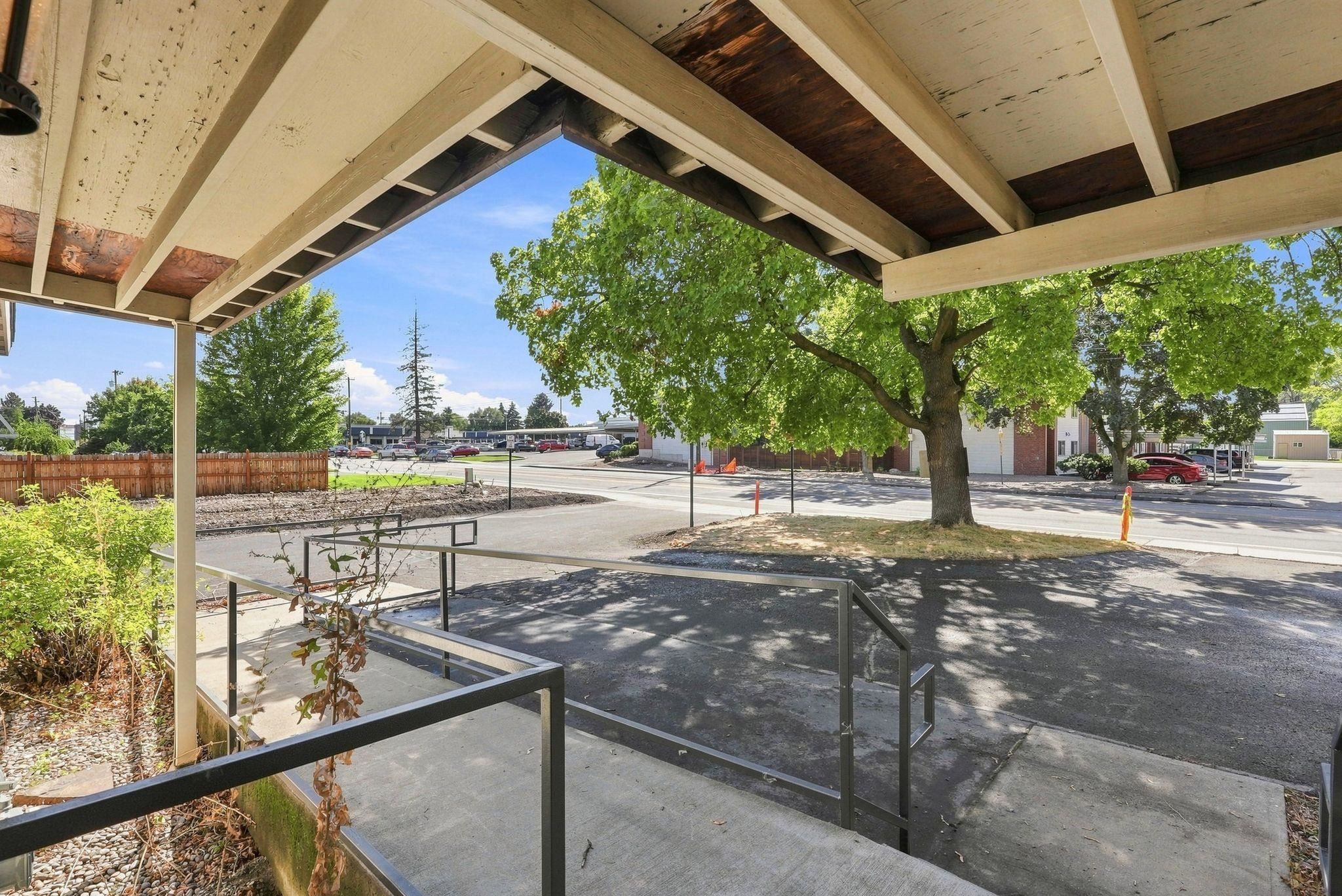 8921 E Broadway Ave - Photo 4