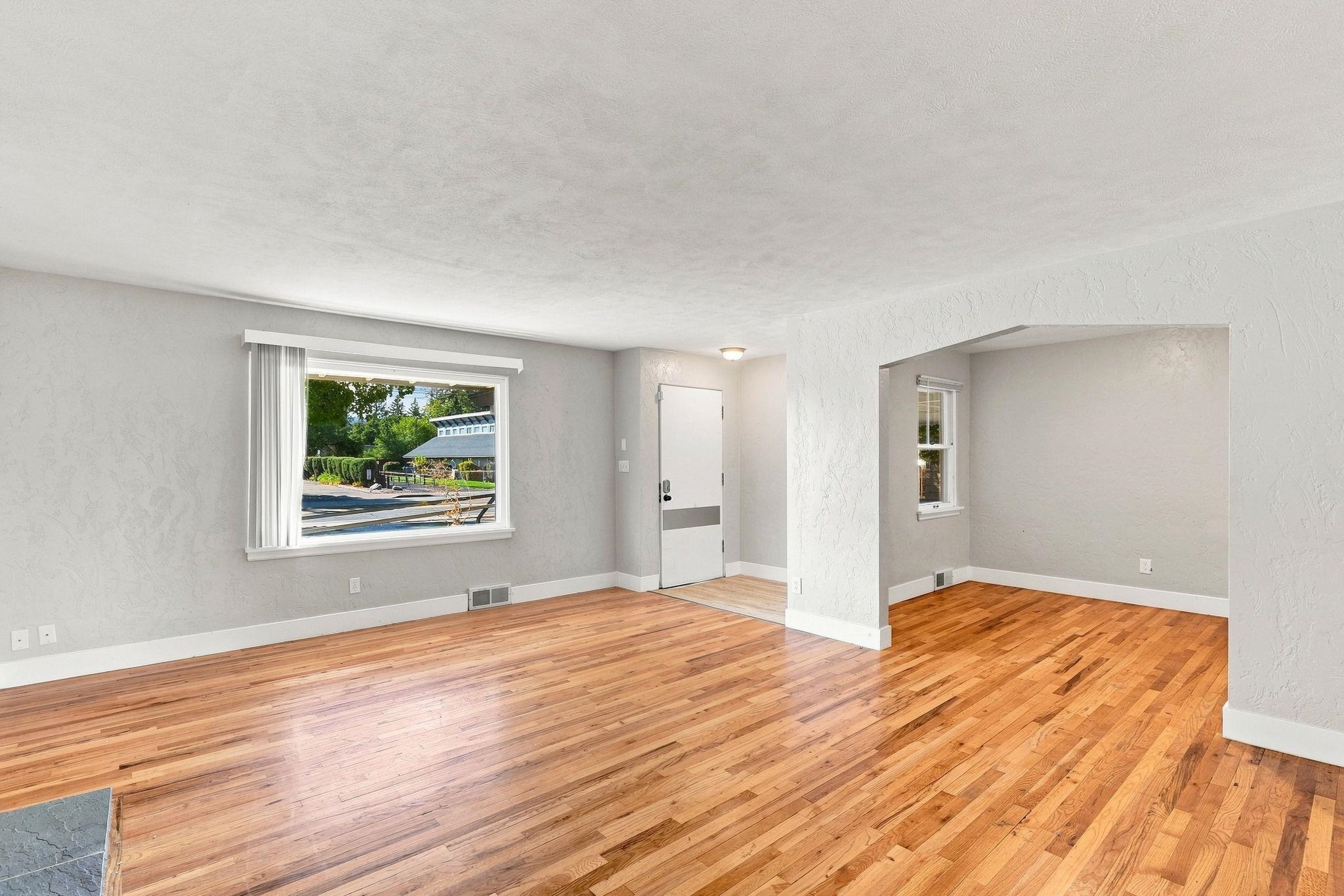 8921 E Broadway Ave - Photo 5