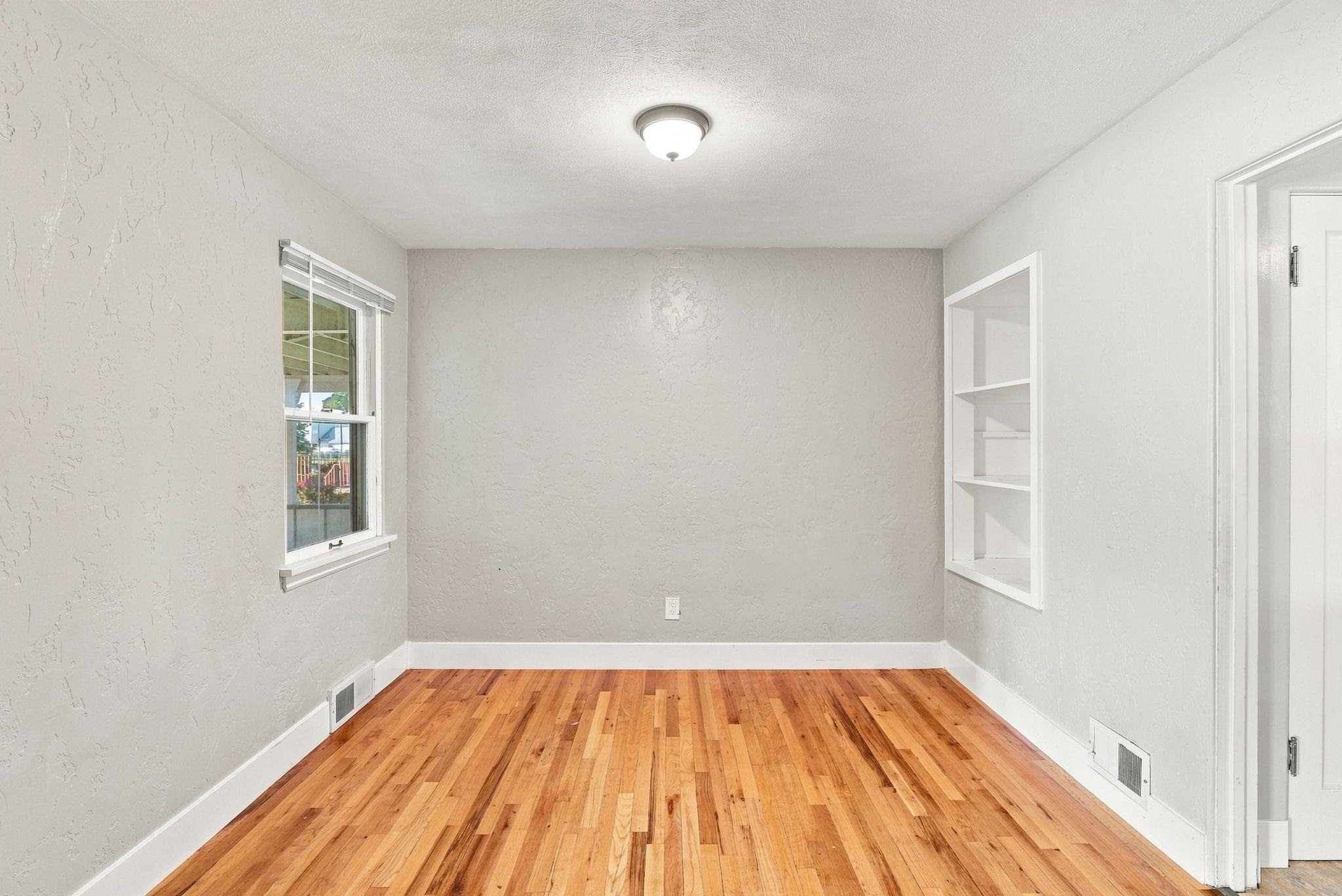 8921 E Broadway Ave - Photo 9