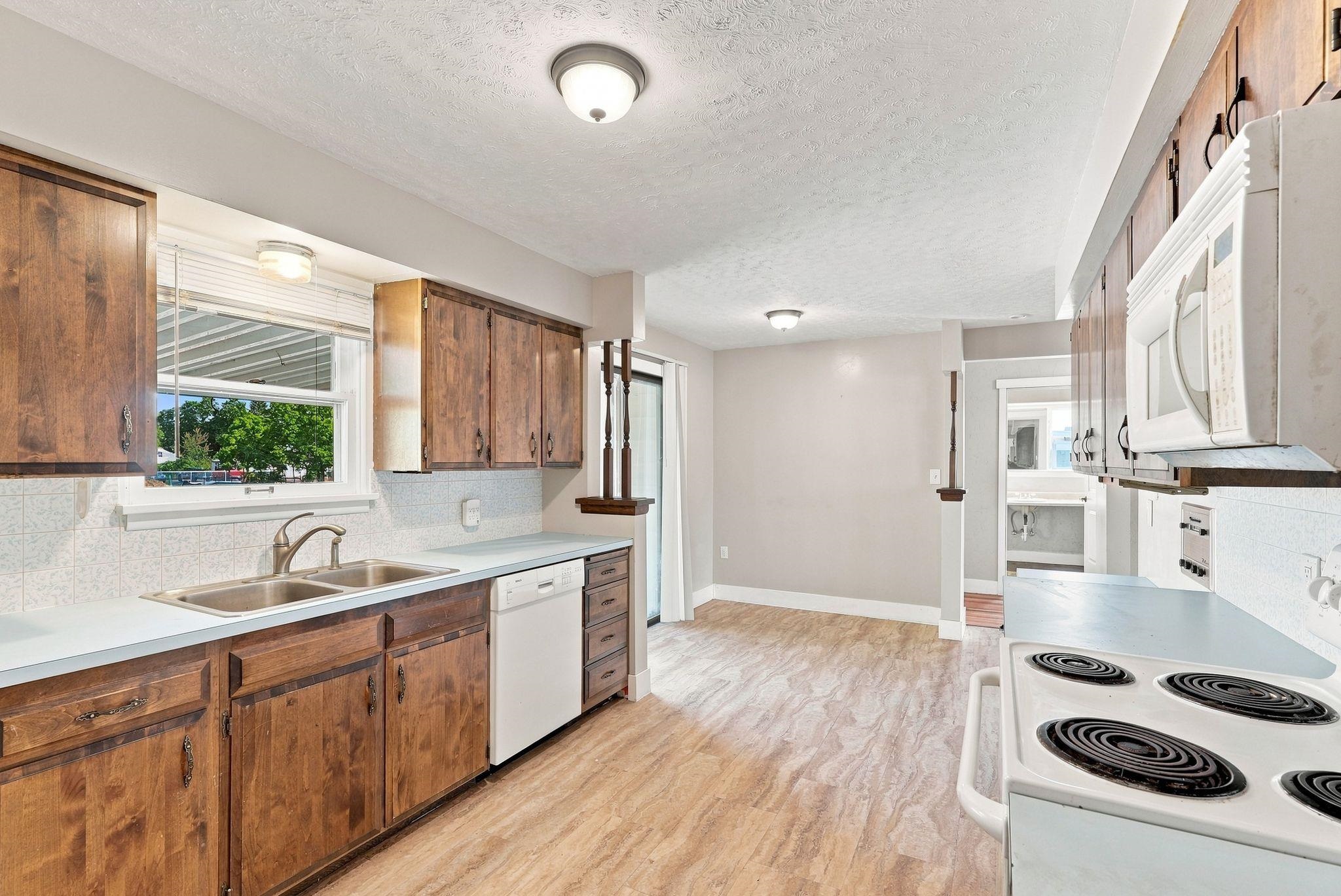 8921 E Broadway Ave - Photo 12