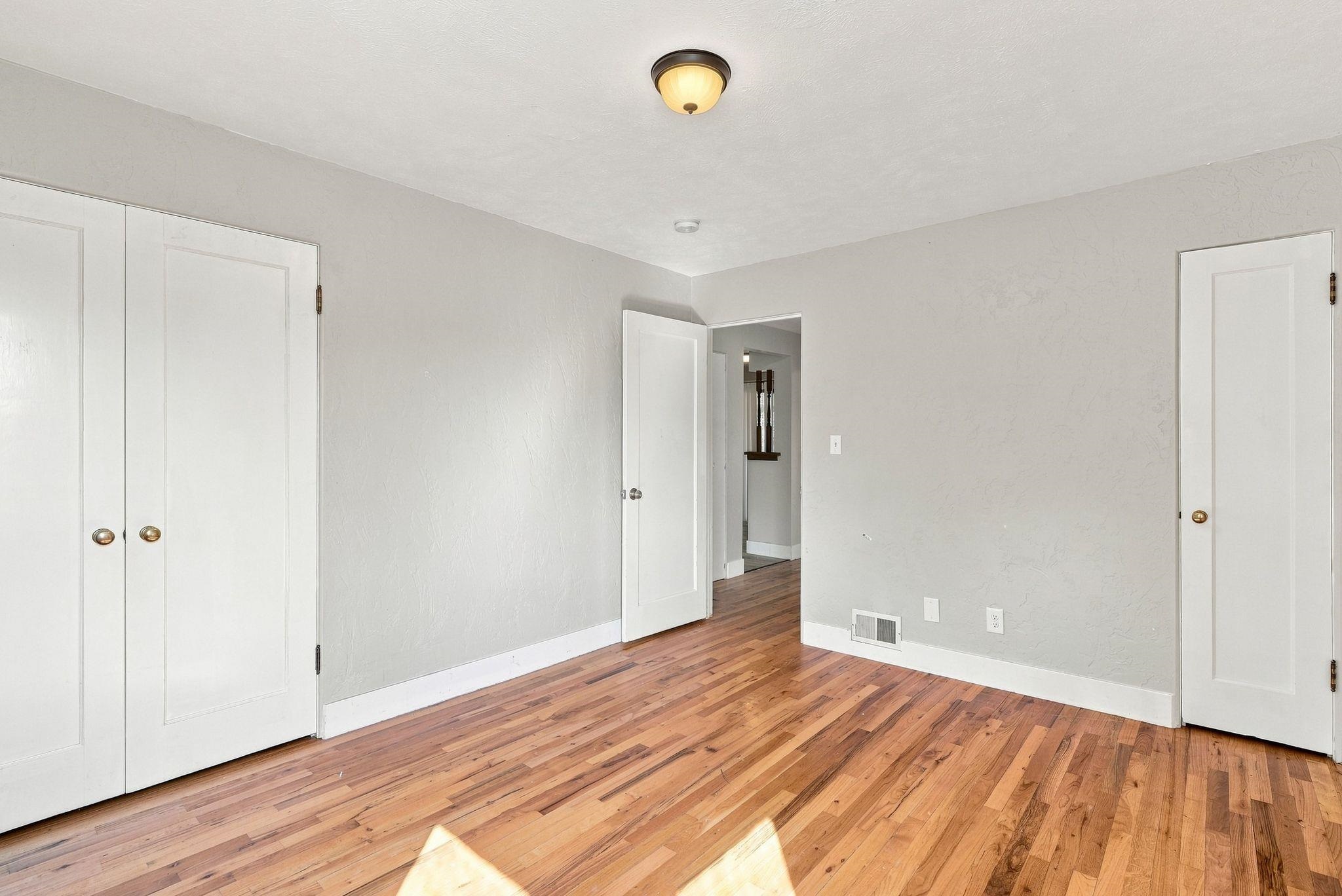 8921 E Broadway Ave - Photo 16