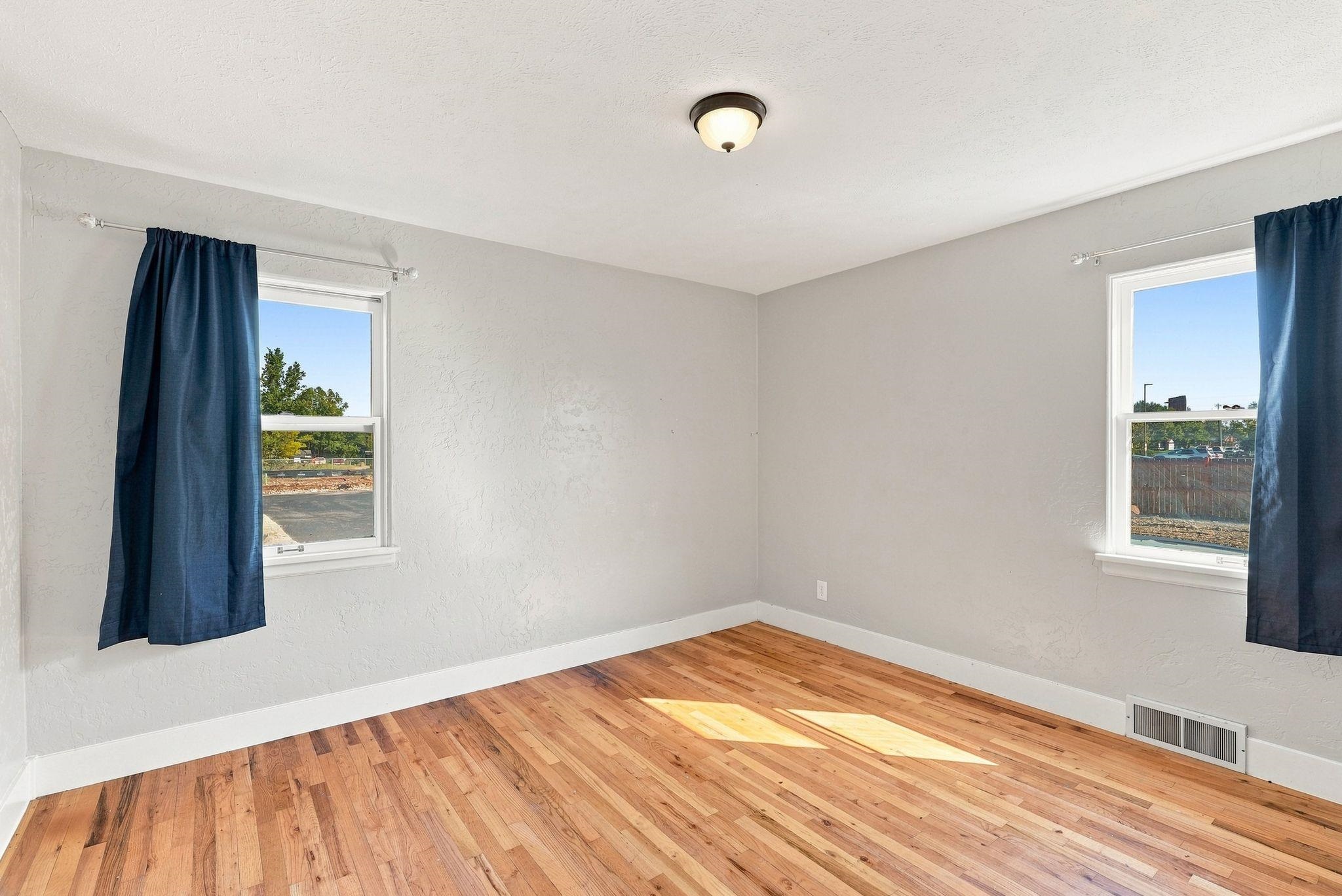 8921 E Broadway Ave - Photo 19