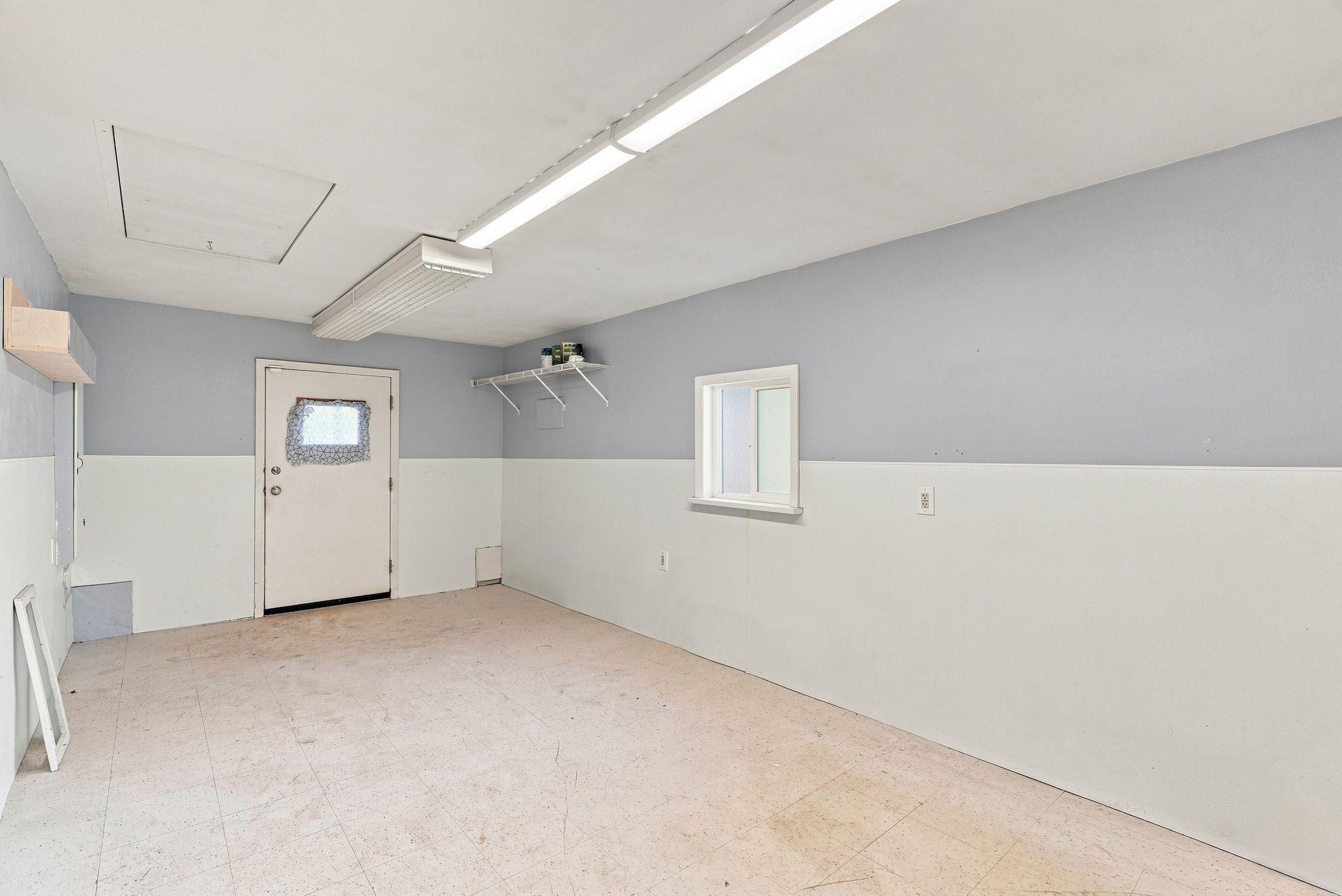8921 E Broadway Ave - Photo 29