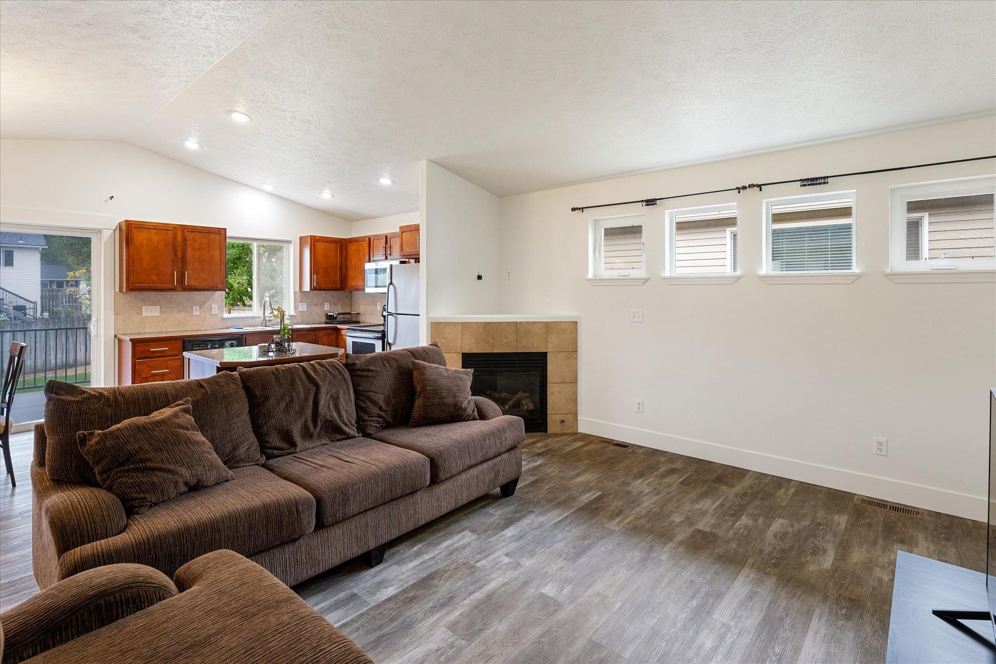 4624 E 14th Ave - Photo 6