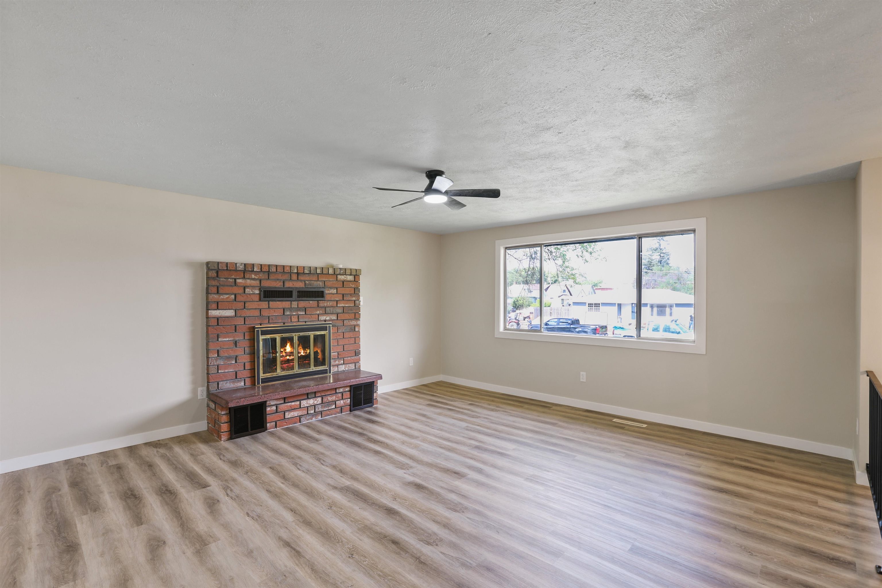 2908 E Cleveland Ave - Photo 2