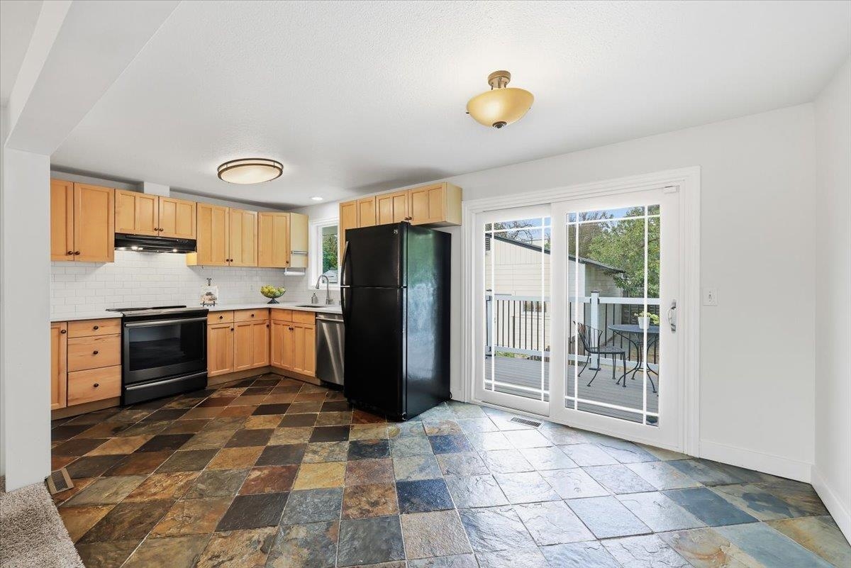 723 E 38th Ave - Photo 5