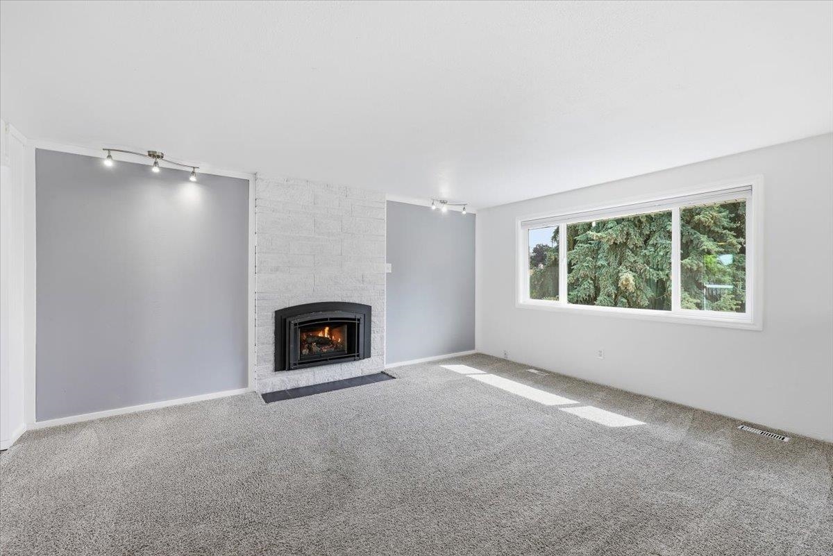 723 E 38th Ave - Photo 6