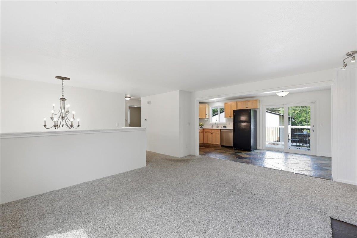 723 E 38th Ave - Photo 8