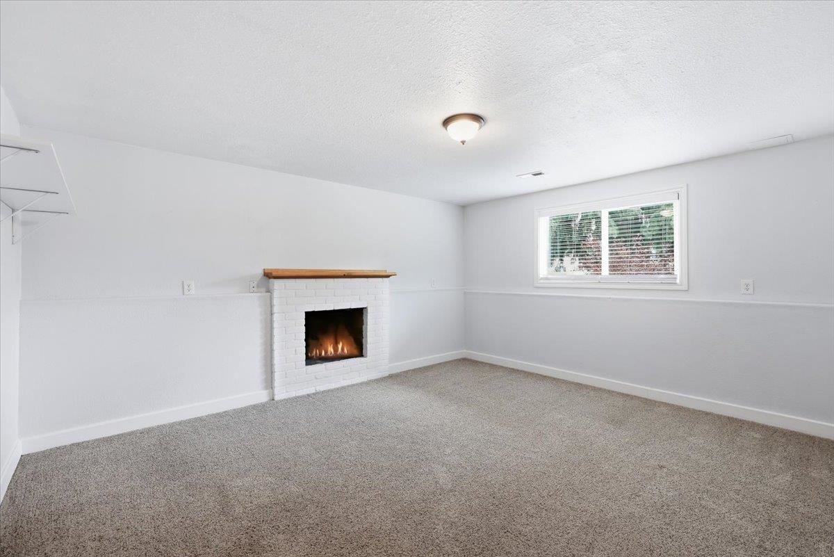723 E 38th Ave - Photo 14