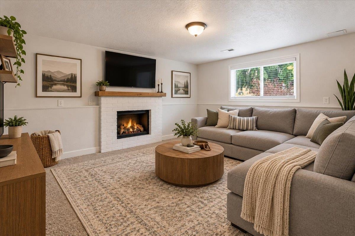 723 E 38th Ave - Photo 15