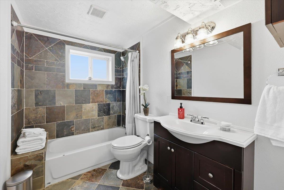 723 E 38th Ave - Photo 18