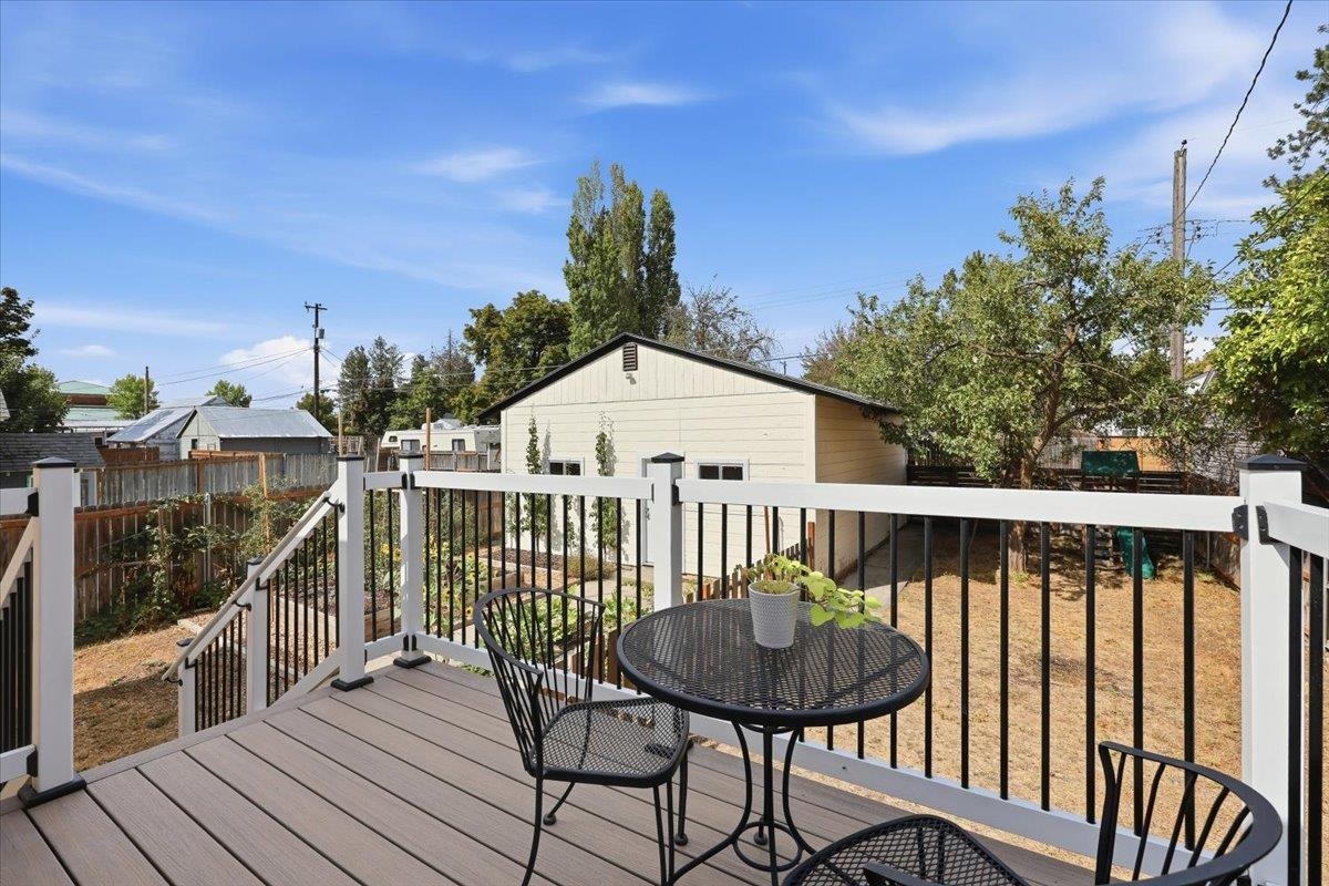 723 E 38th Ave - Photo 25
