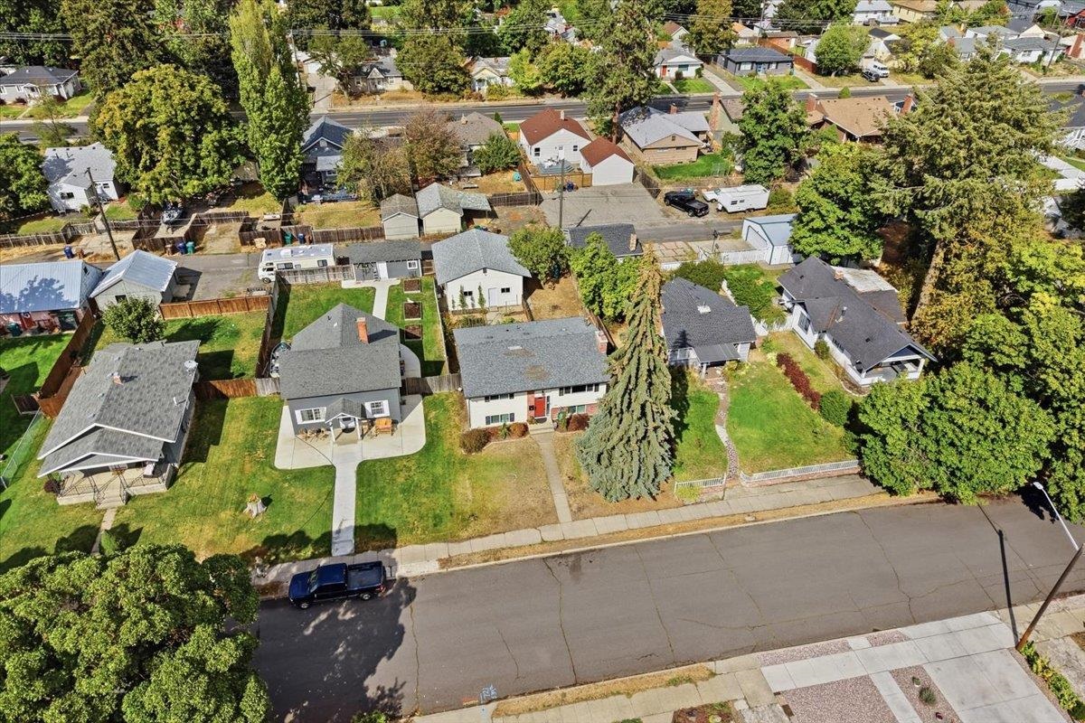723 E 38th Ave - Photo 32