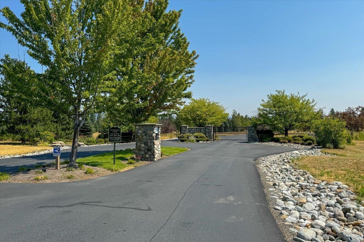 1818 E Sunburst Ln - Photo 2