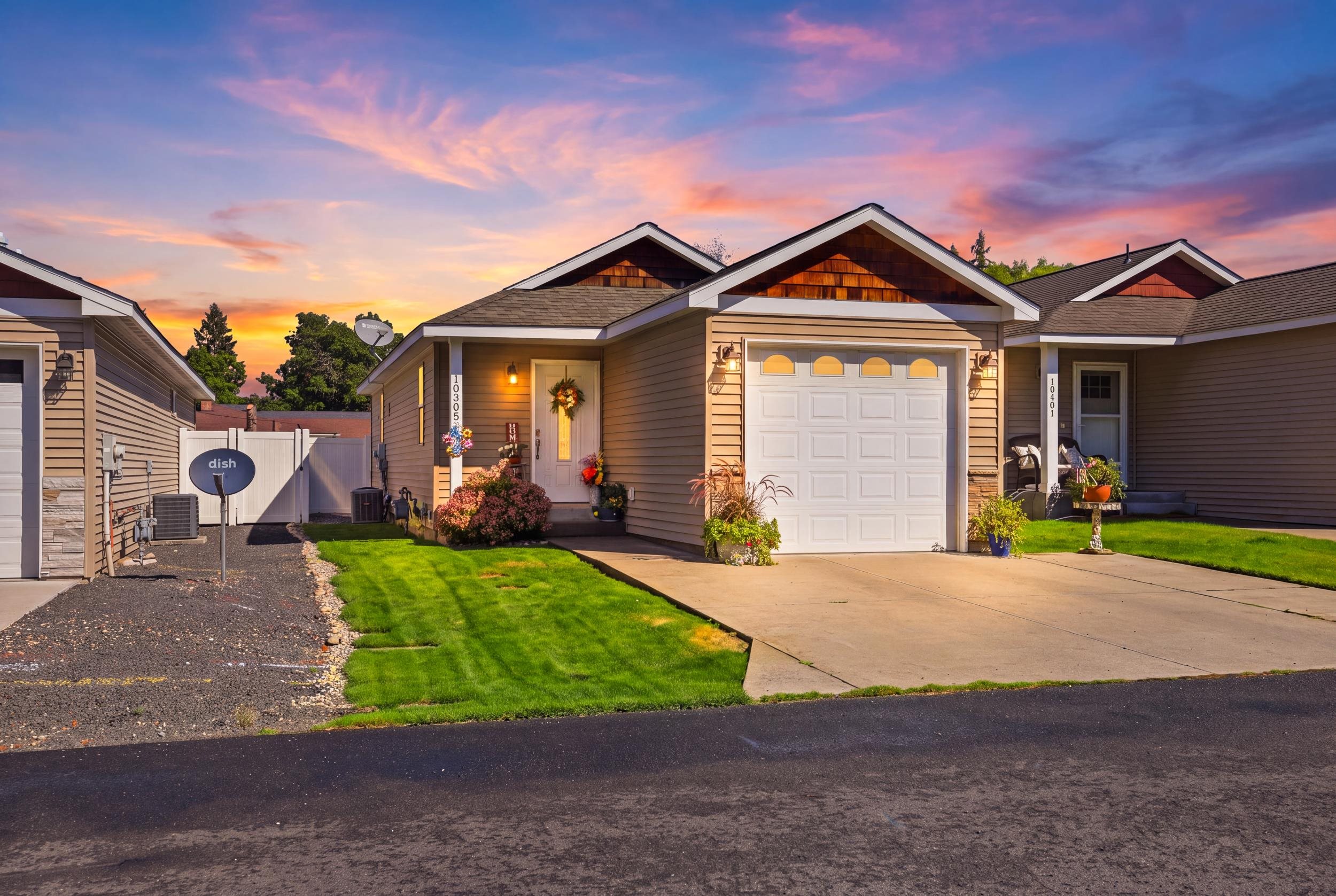 10305 E 5th Ln - Photo 1