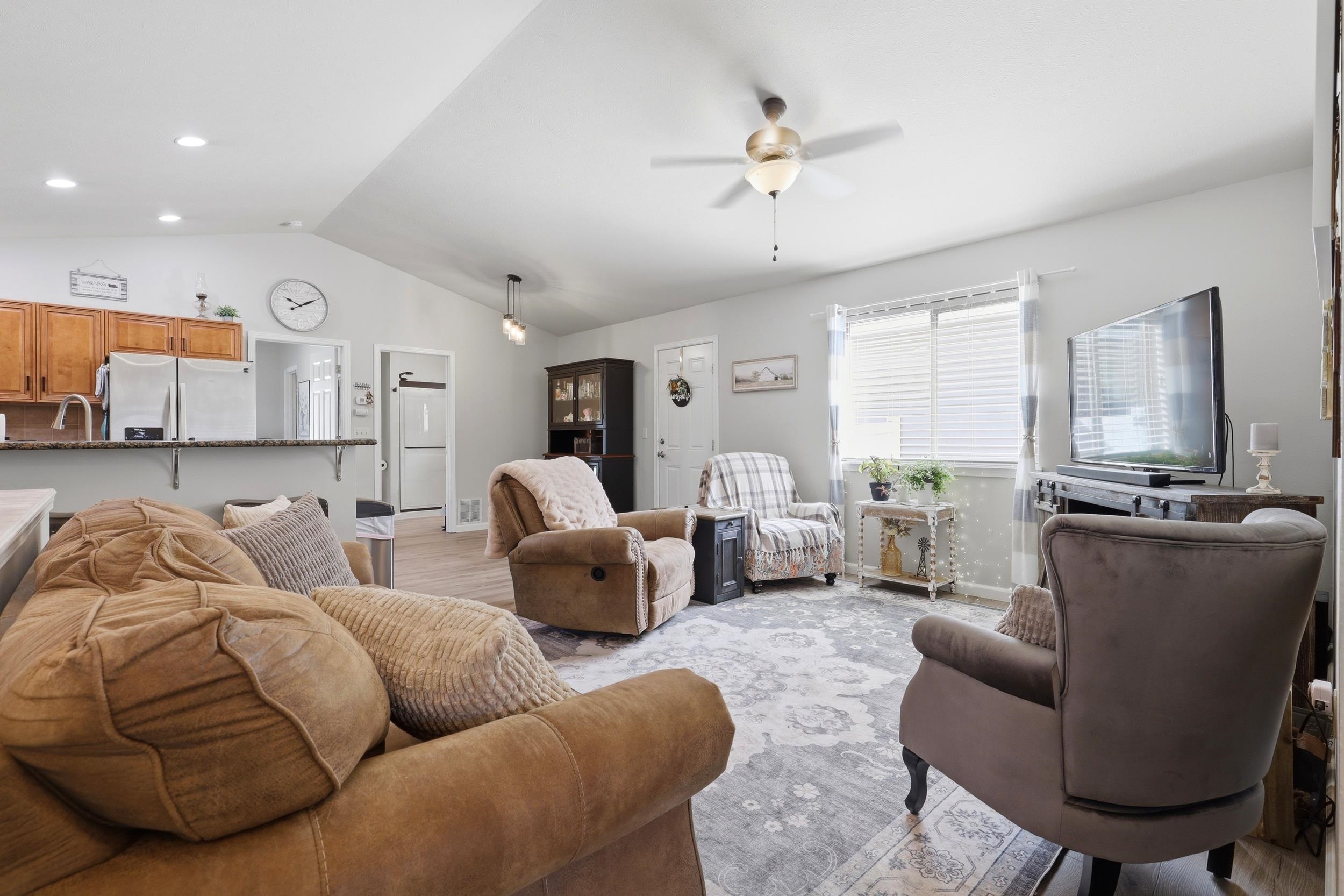 10305 E 5th Ln - Photo 6