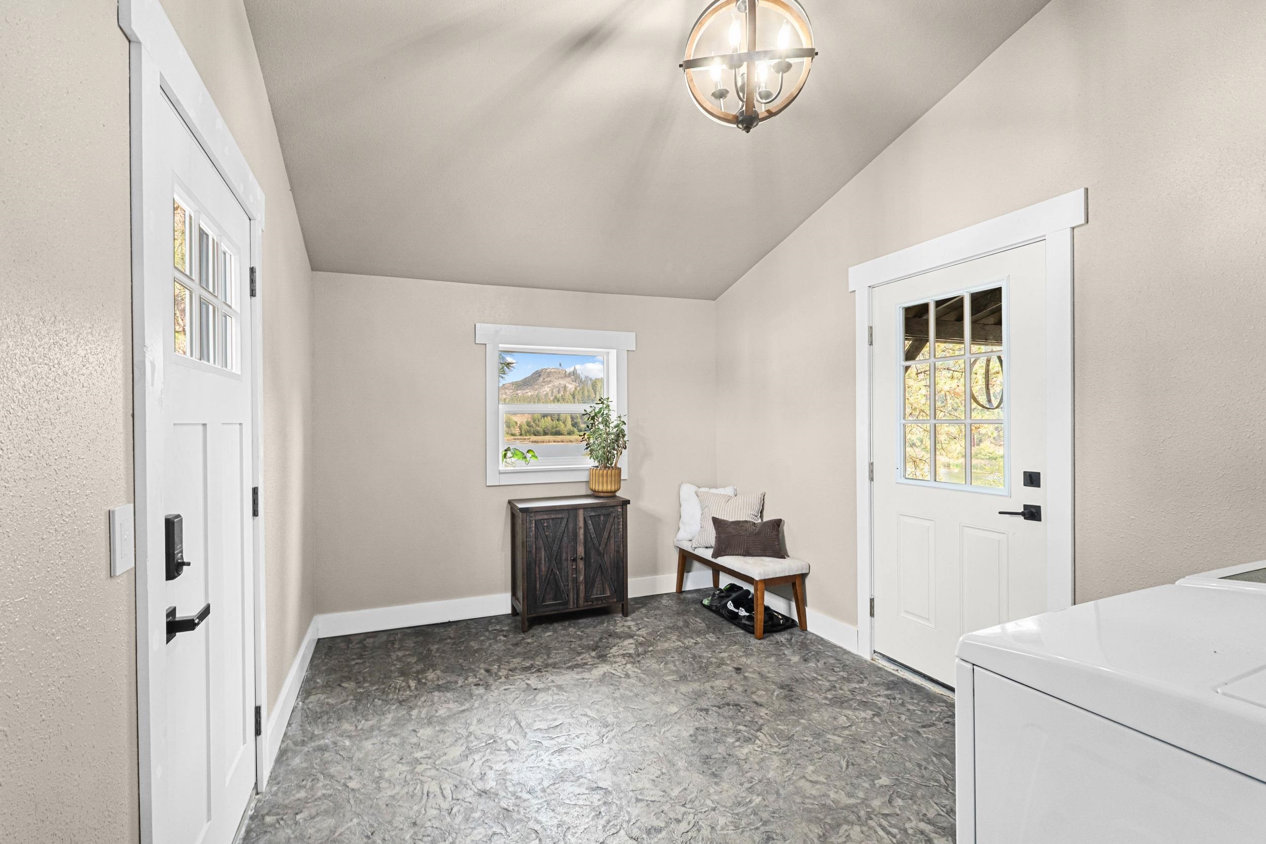 943 Mission Lake Rd - Photo 18