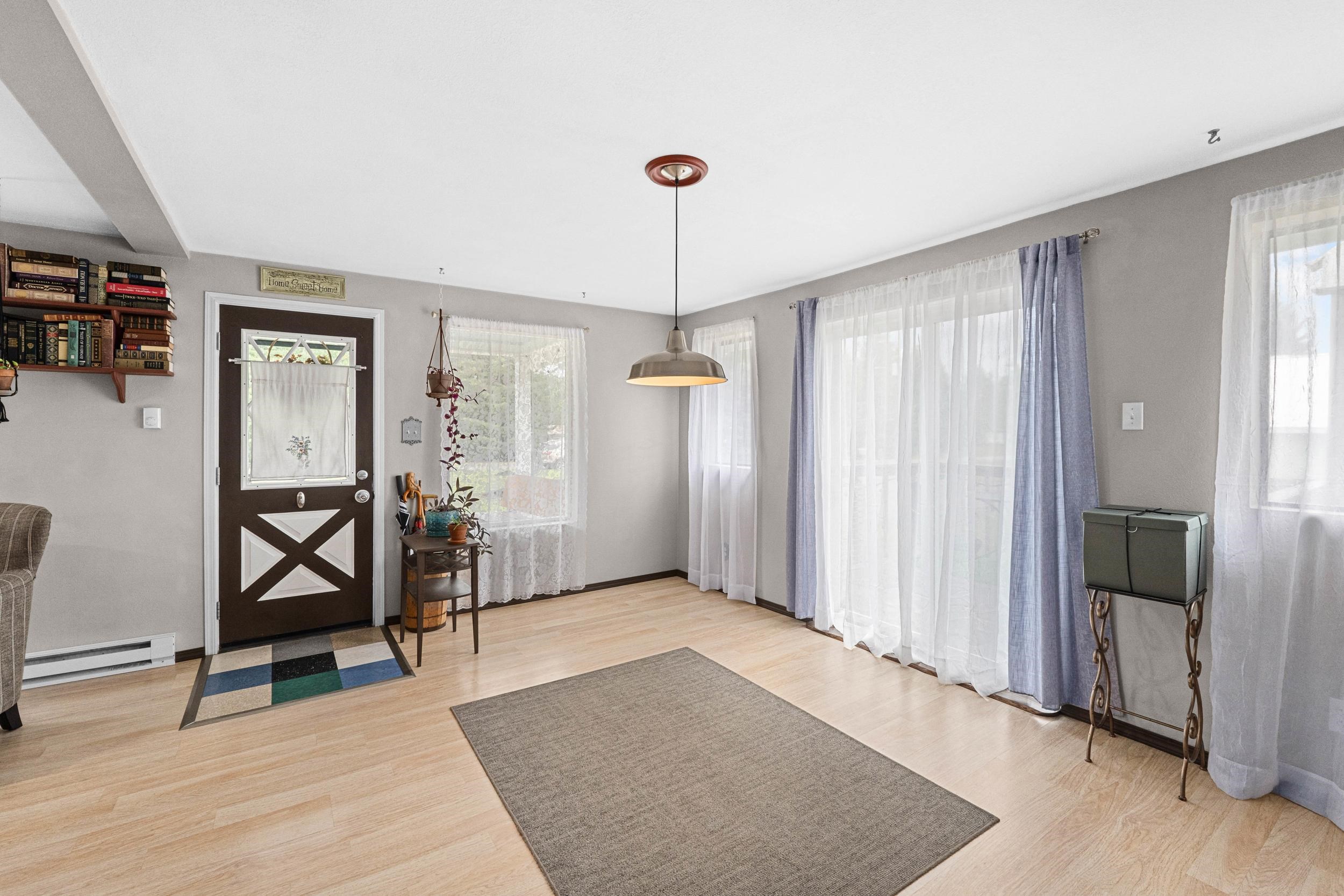 230 S 8th St - Photo 3