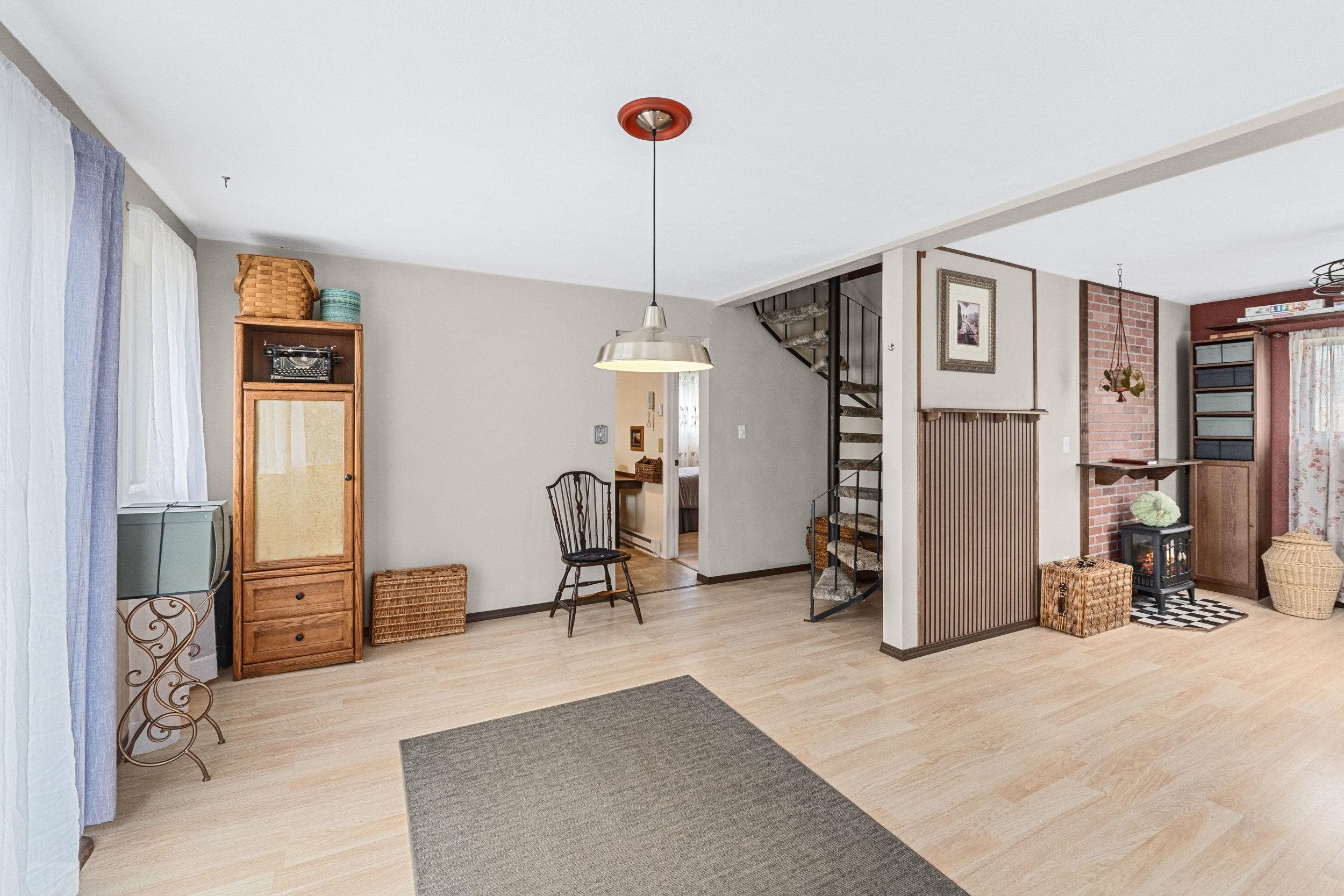 230 S 8th St - Photo 6