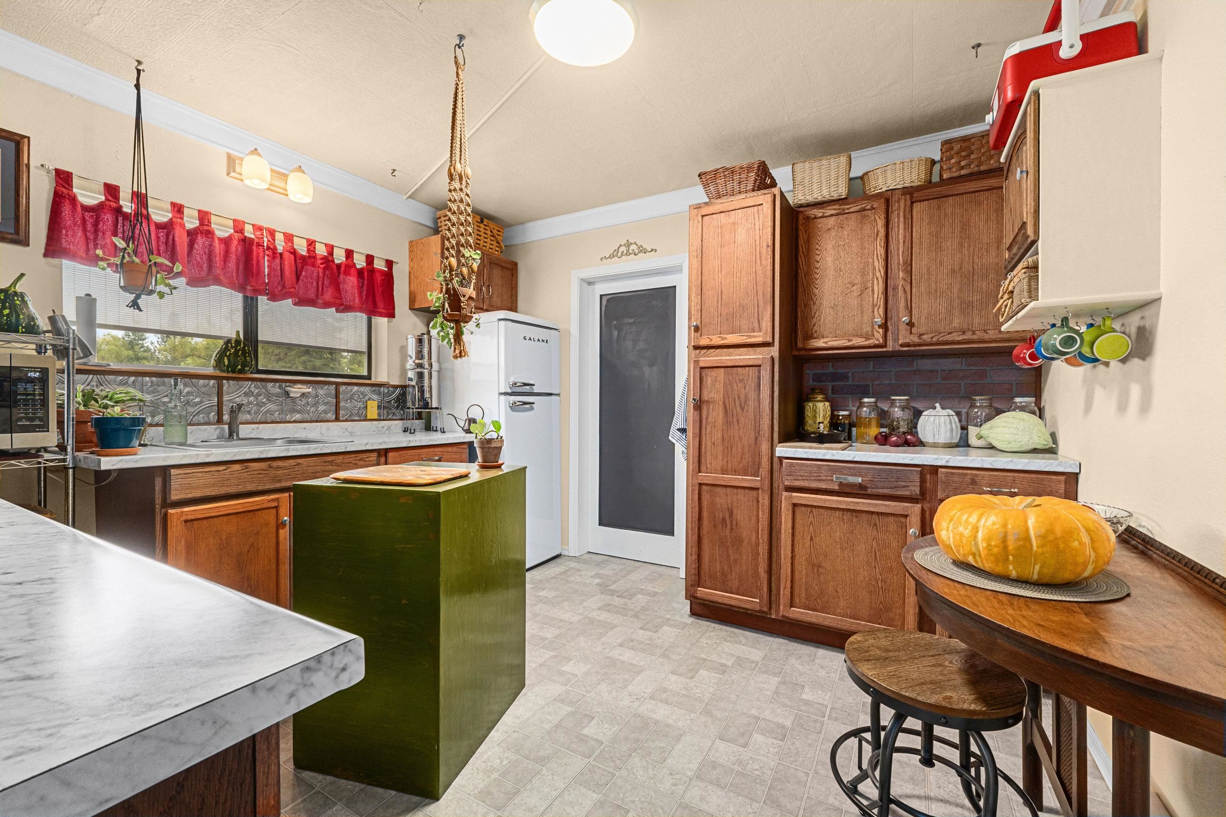 230 S 8th St - Photo 13