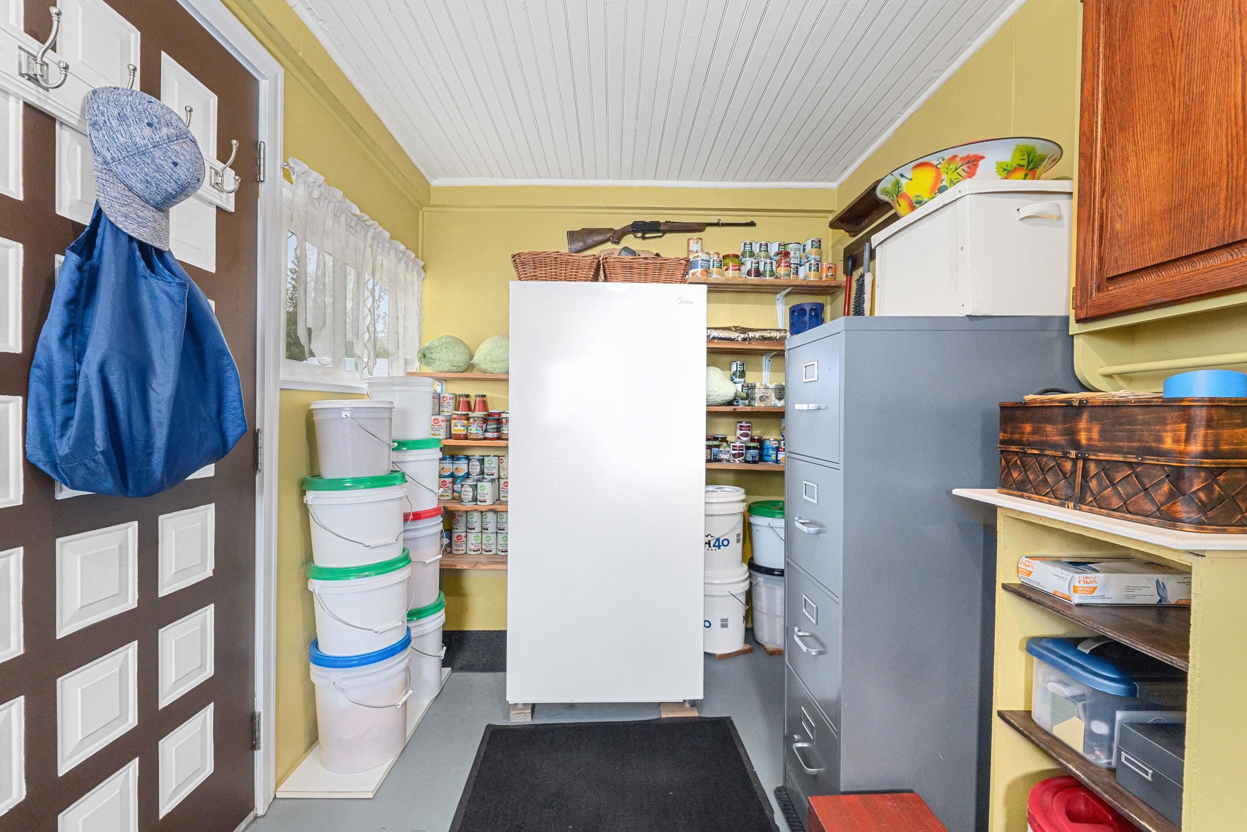 230 S 8th St - Photo 15
