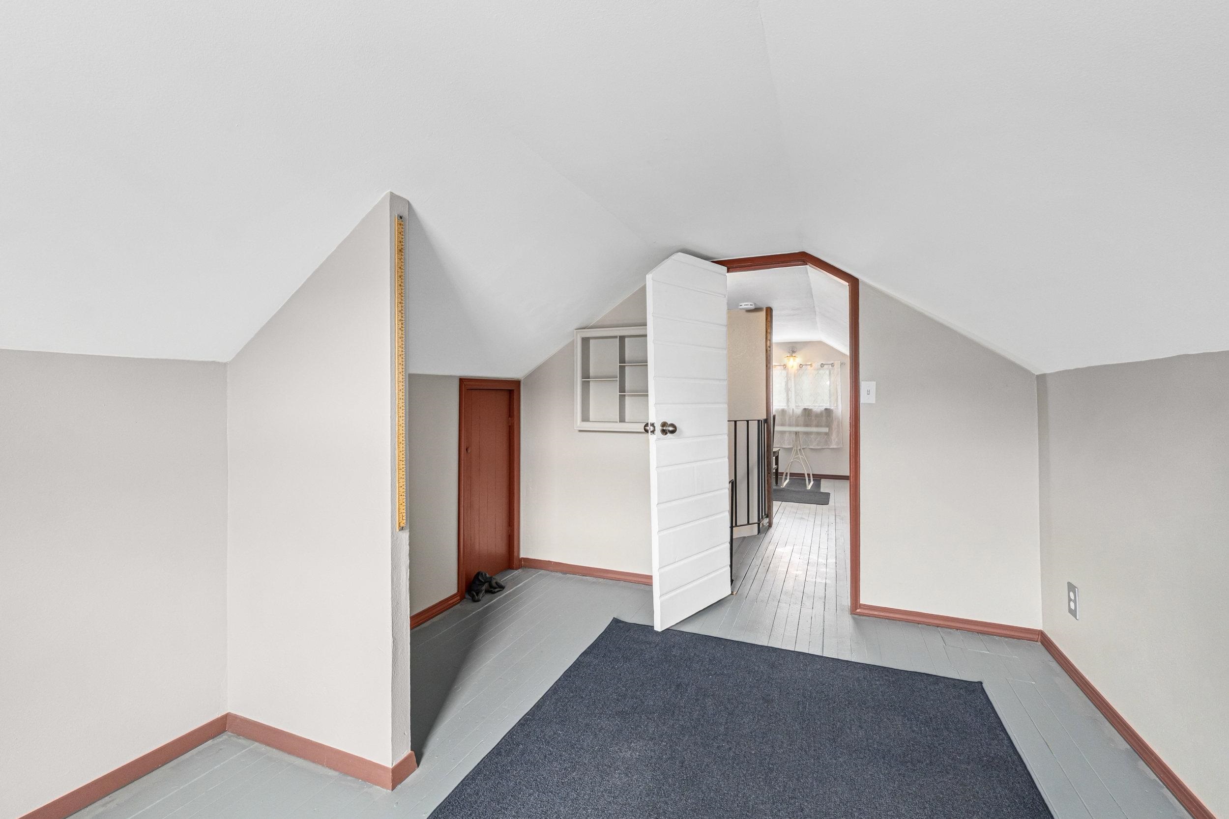230 S 8th St - Photo 20
