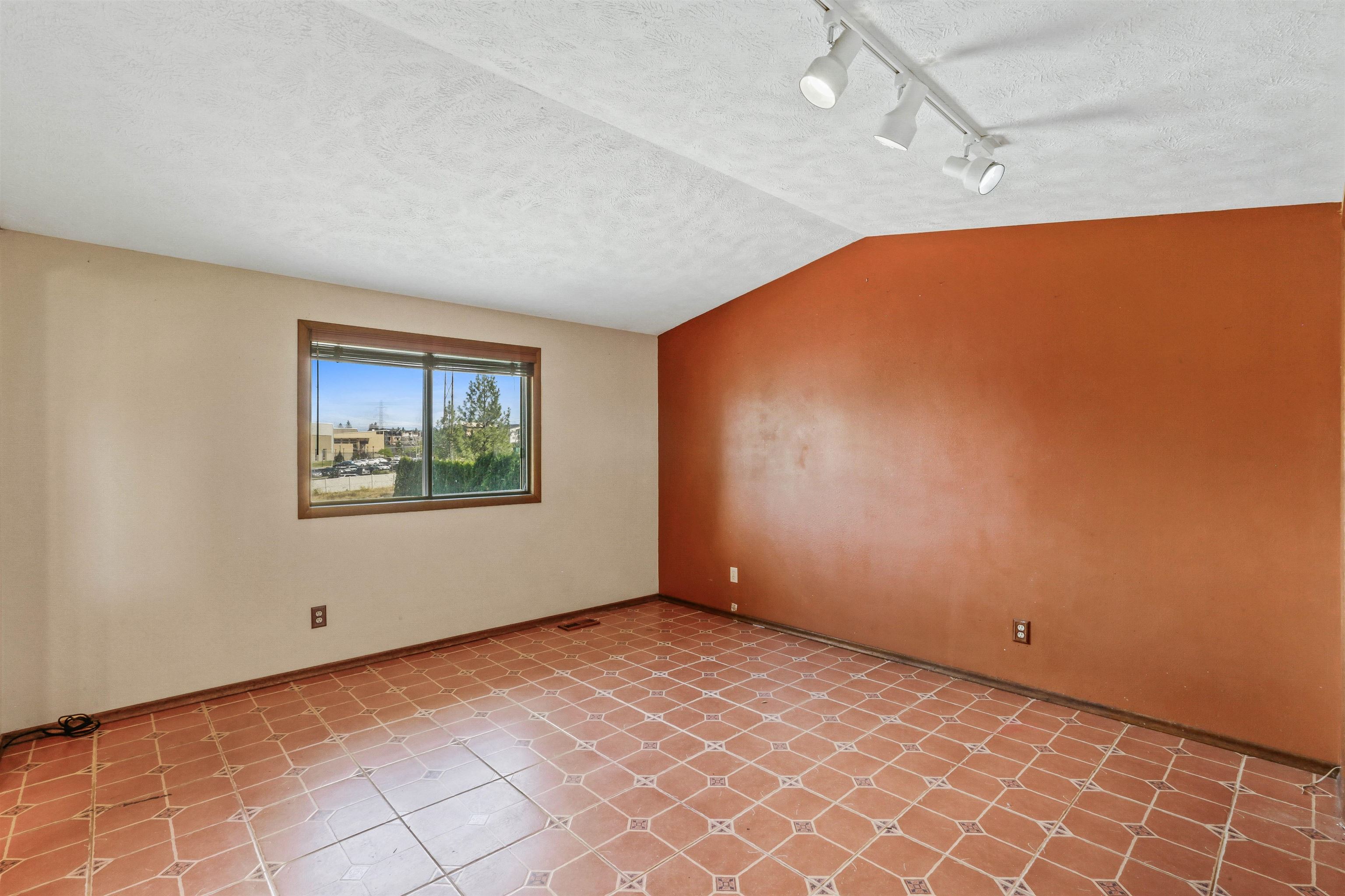 10806 N College Place Dr - Photo 9