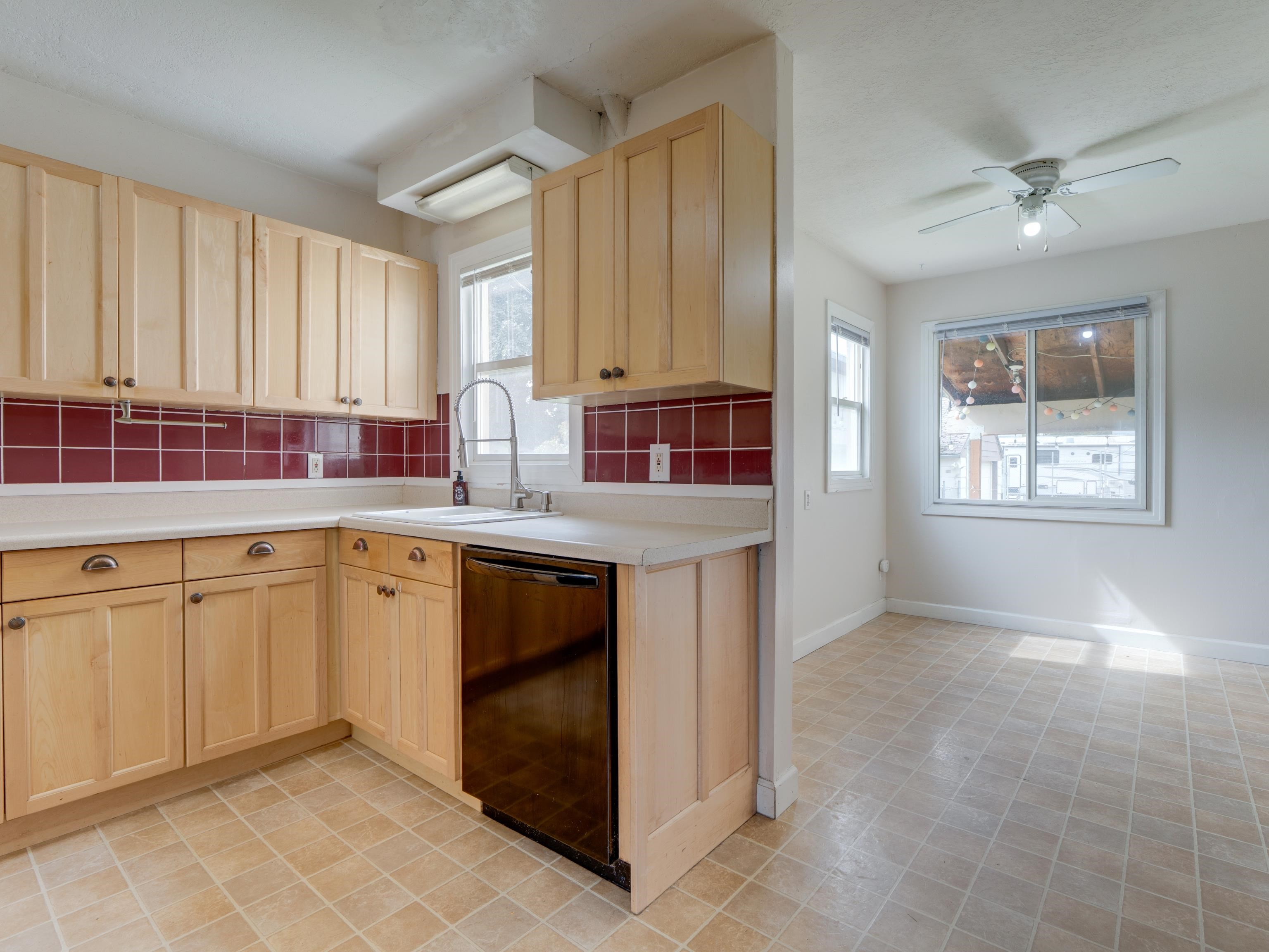 4411 N Howard St - Photo 10