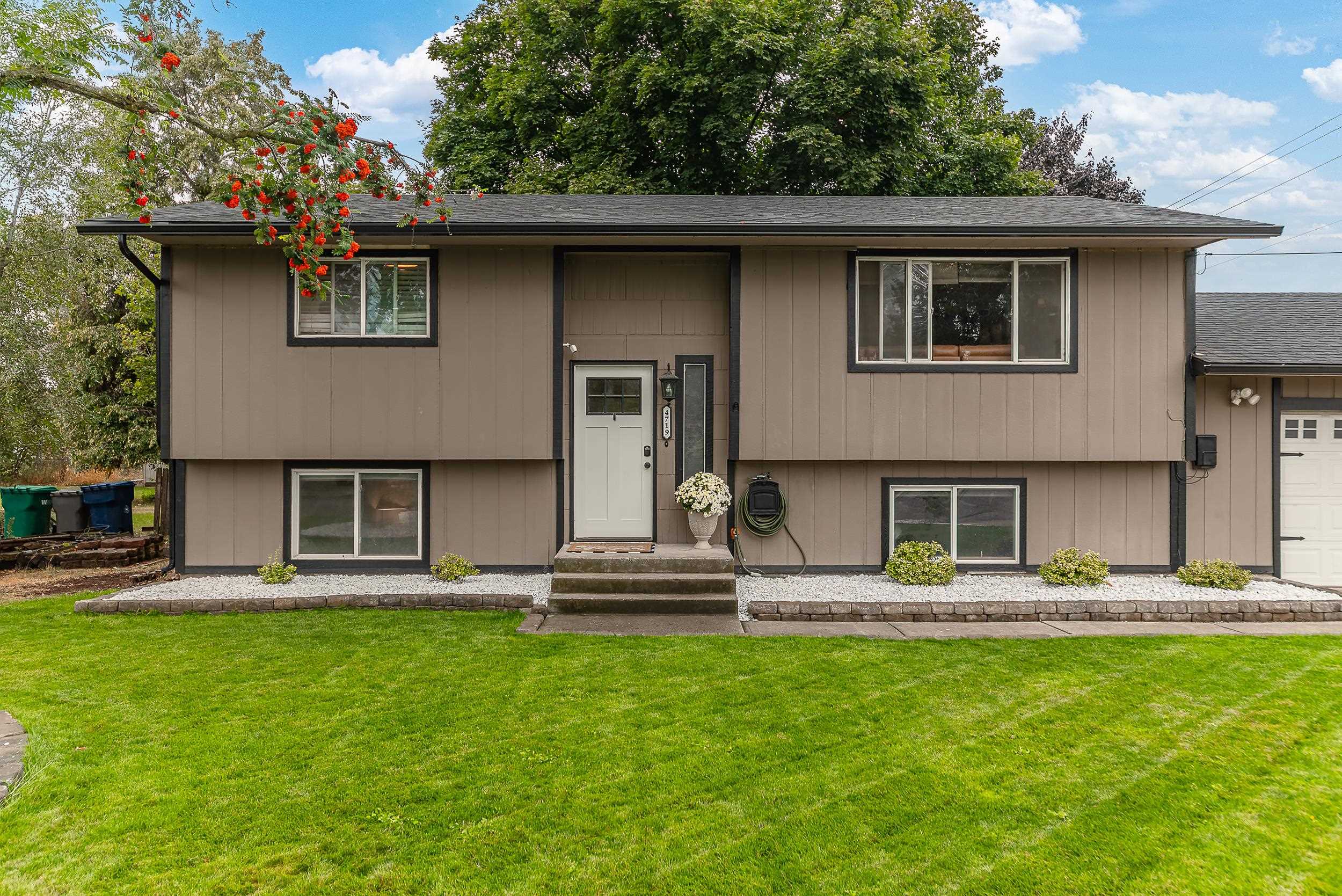 4719 N Stevenson Ct - Photo 2