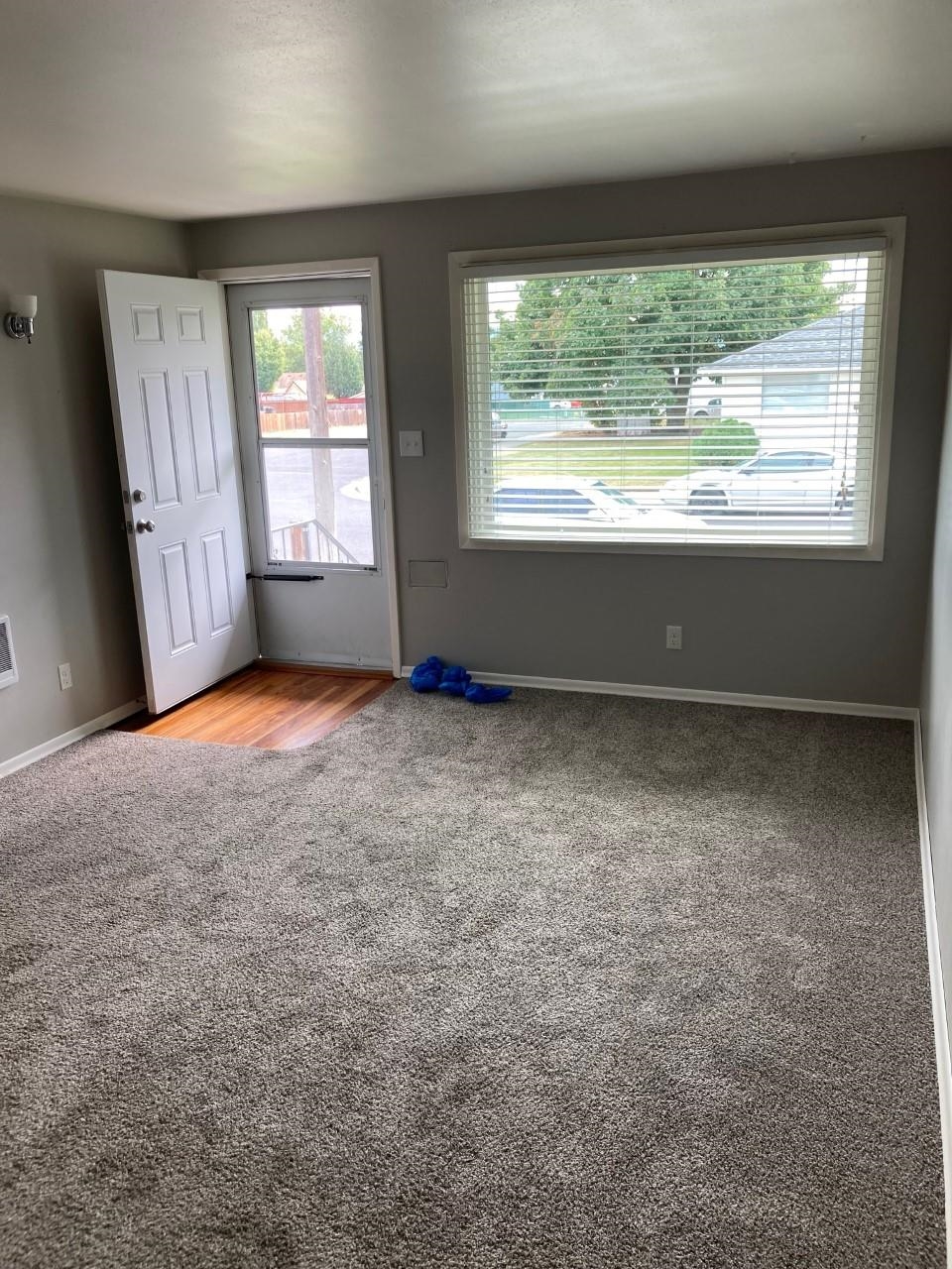 609 E EUCLID Ave - Photo 2