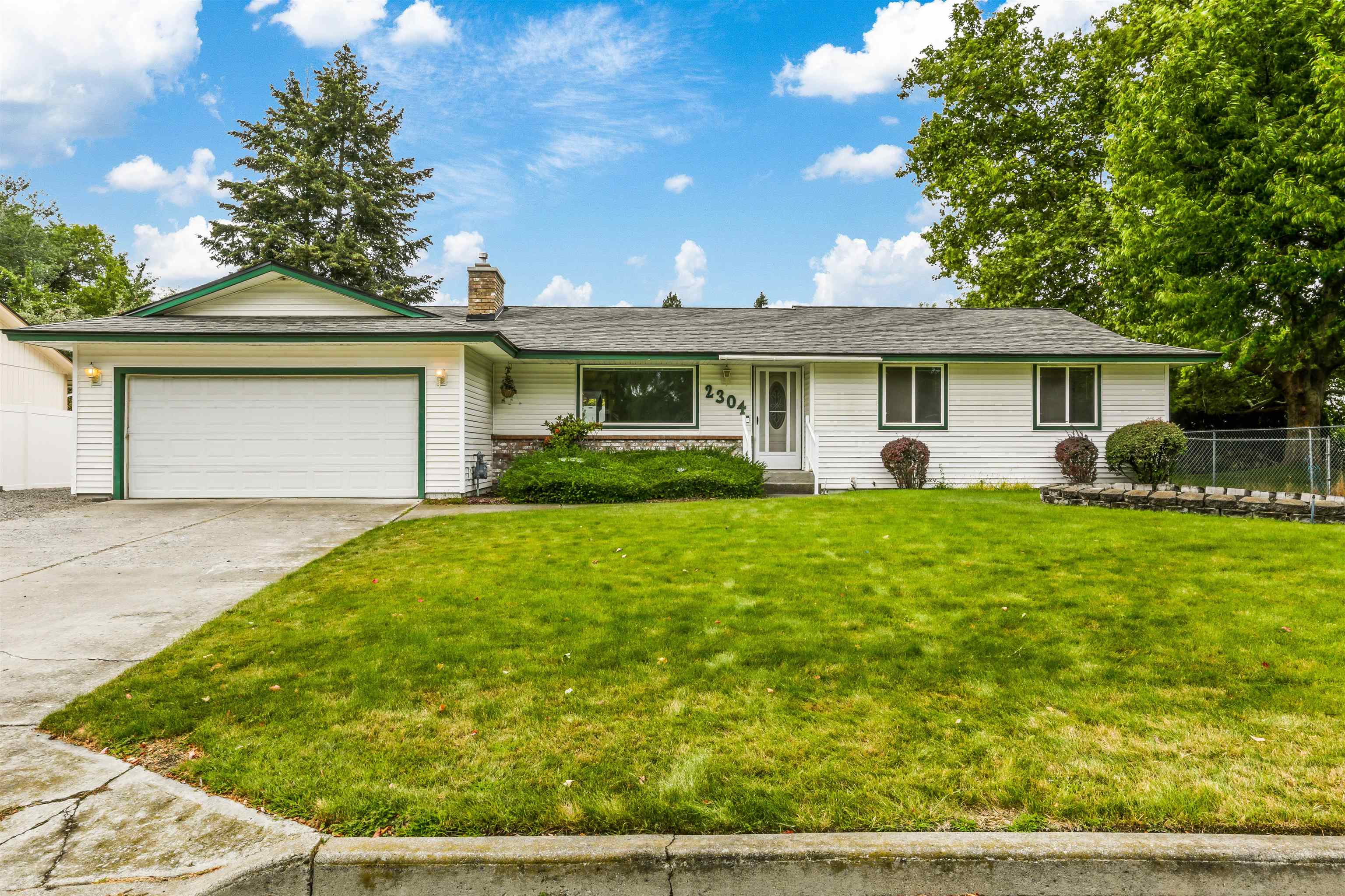 2304 S Bannen Rd - Photo 1