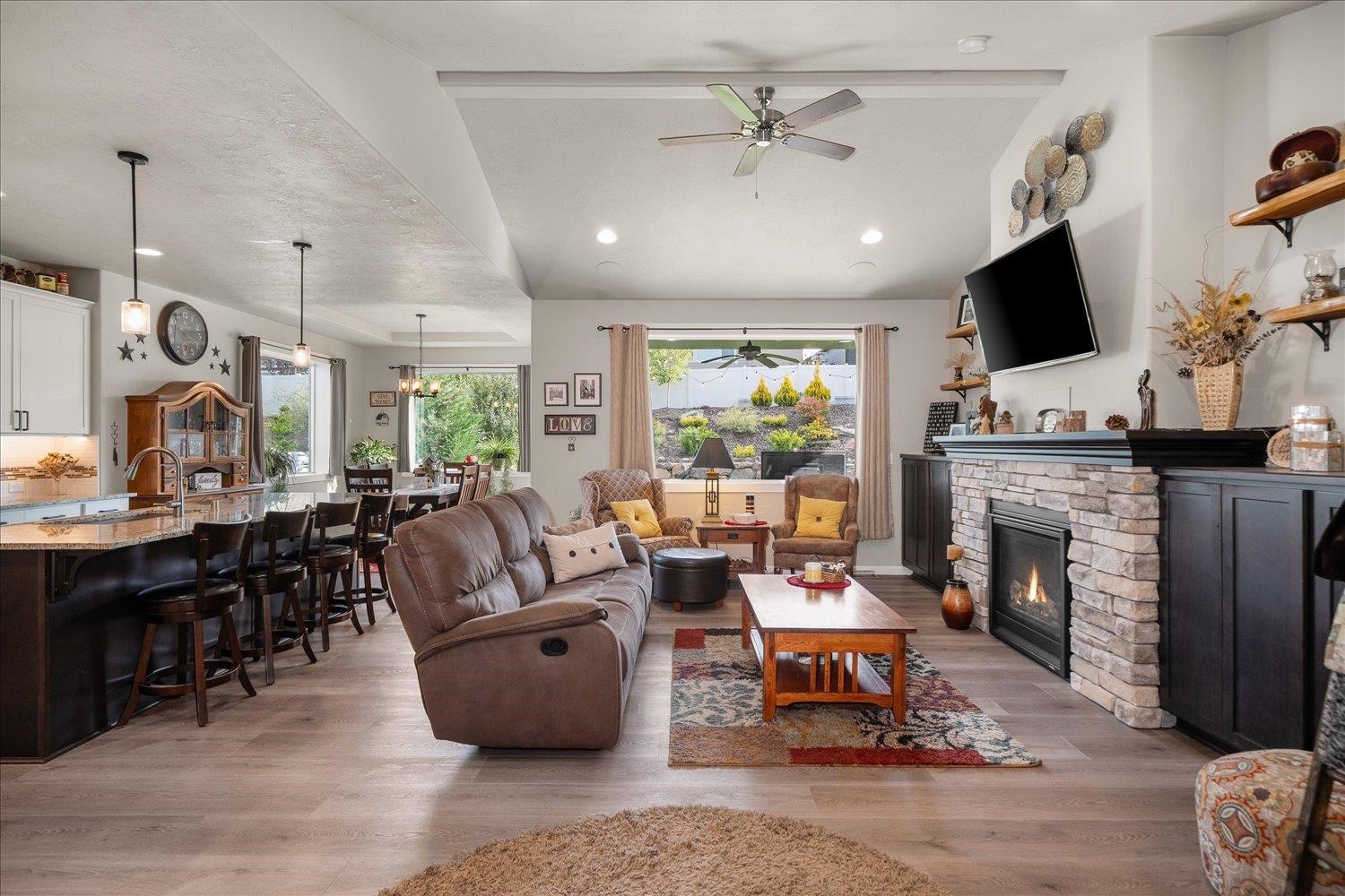 17508 E 15th Ave - Photo 3