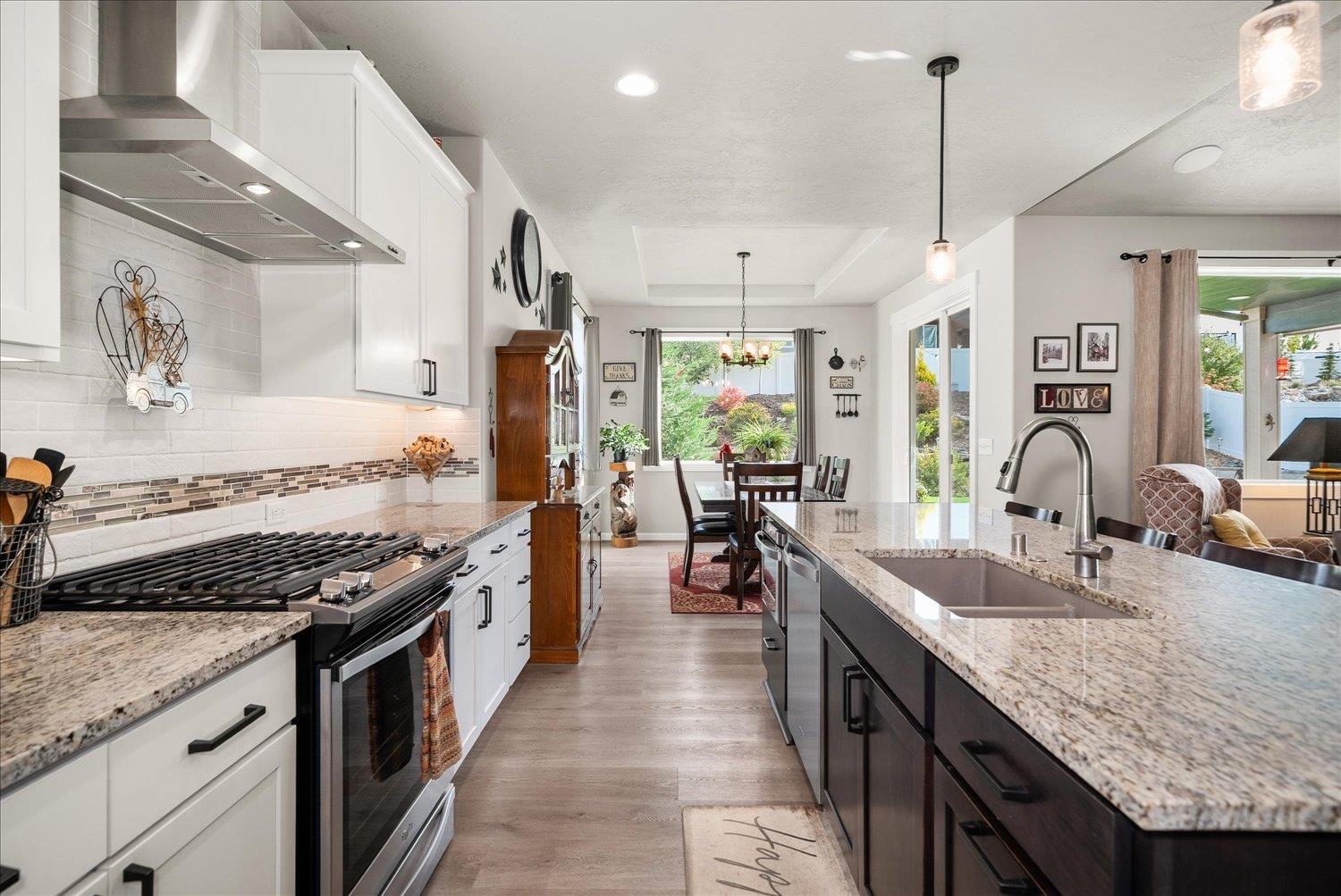 17508 E 15th Ave - Photo 13