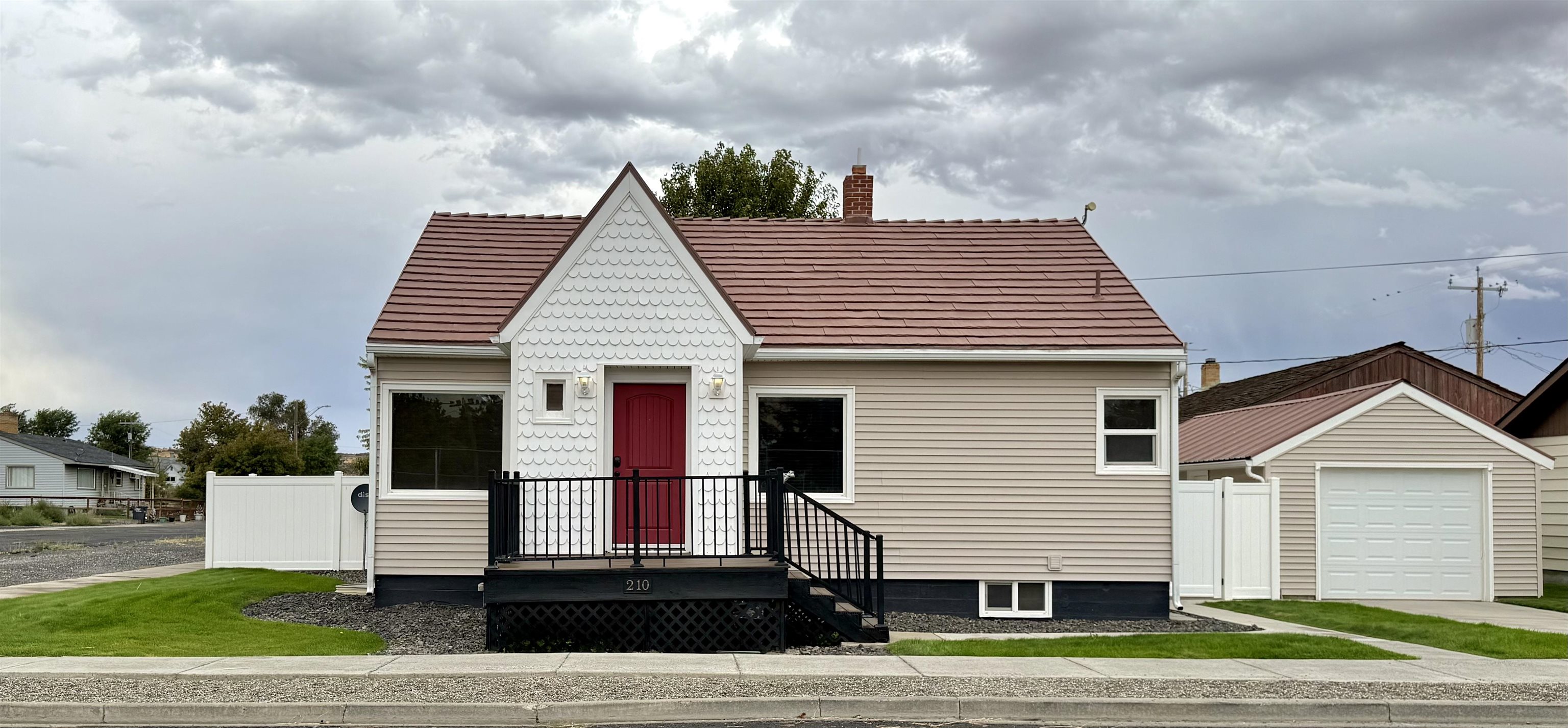 210 W 4th Ave - Photo 27