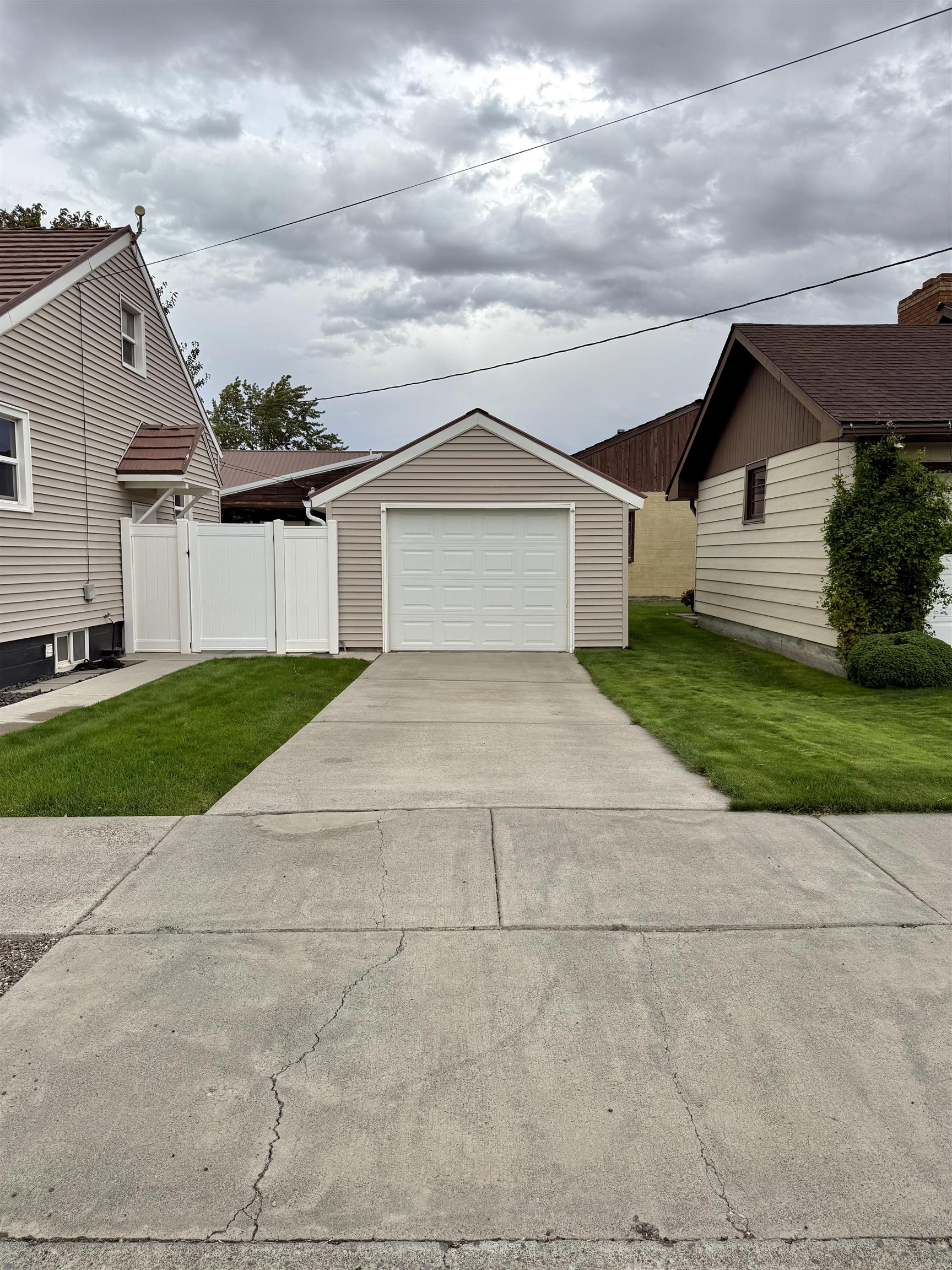210 W 4th Ave - Photo 33