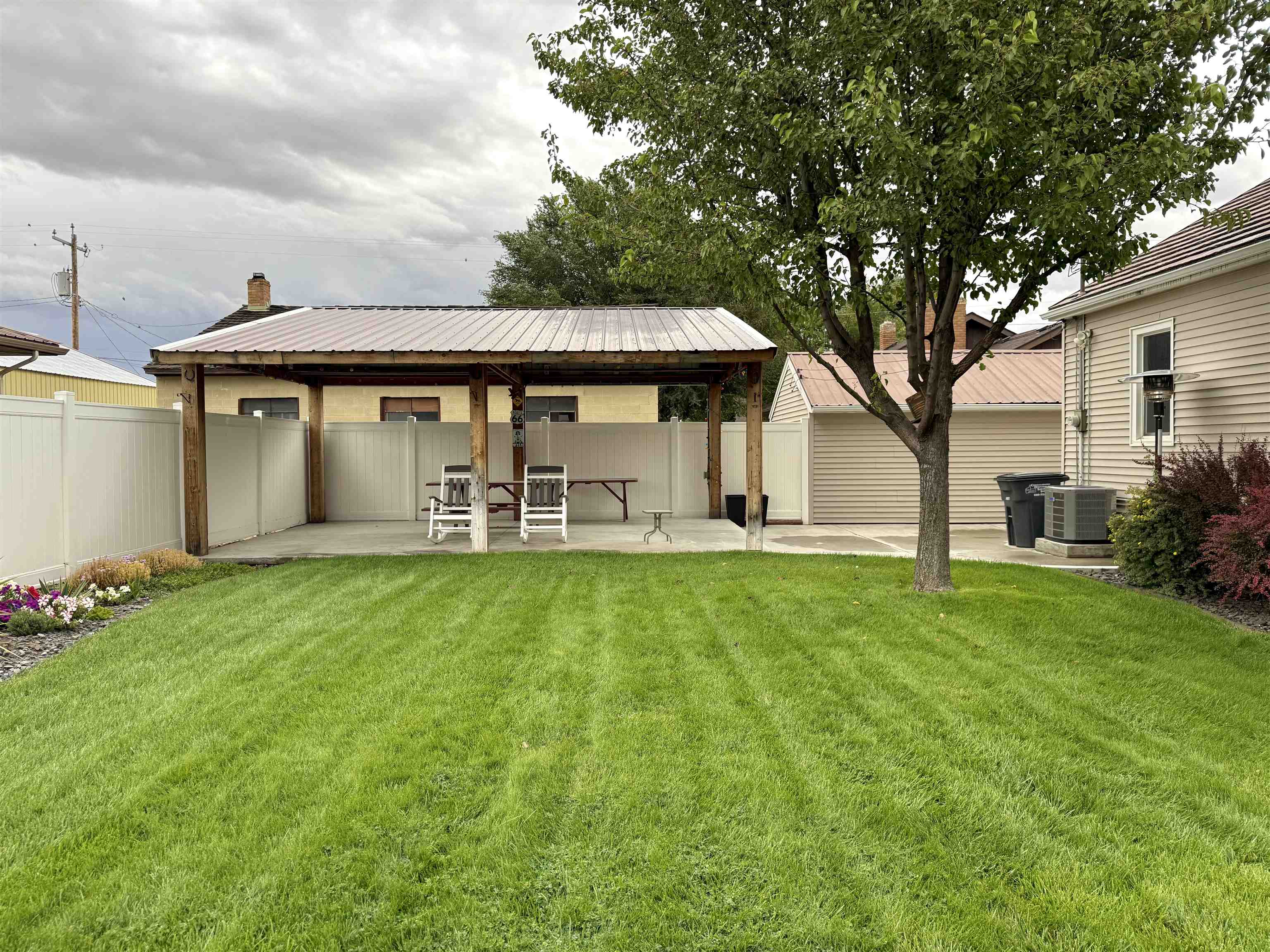 210 W 4th Ave - Photo 30
