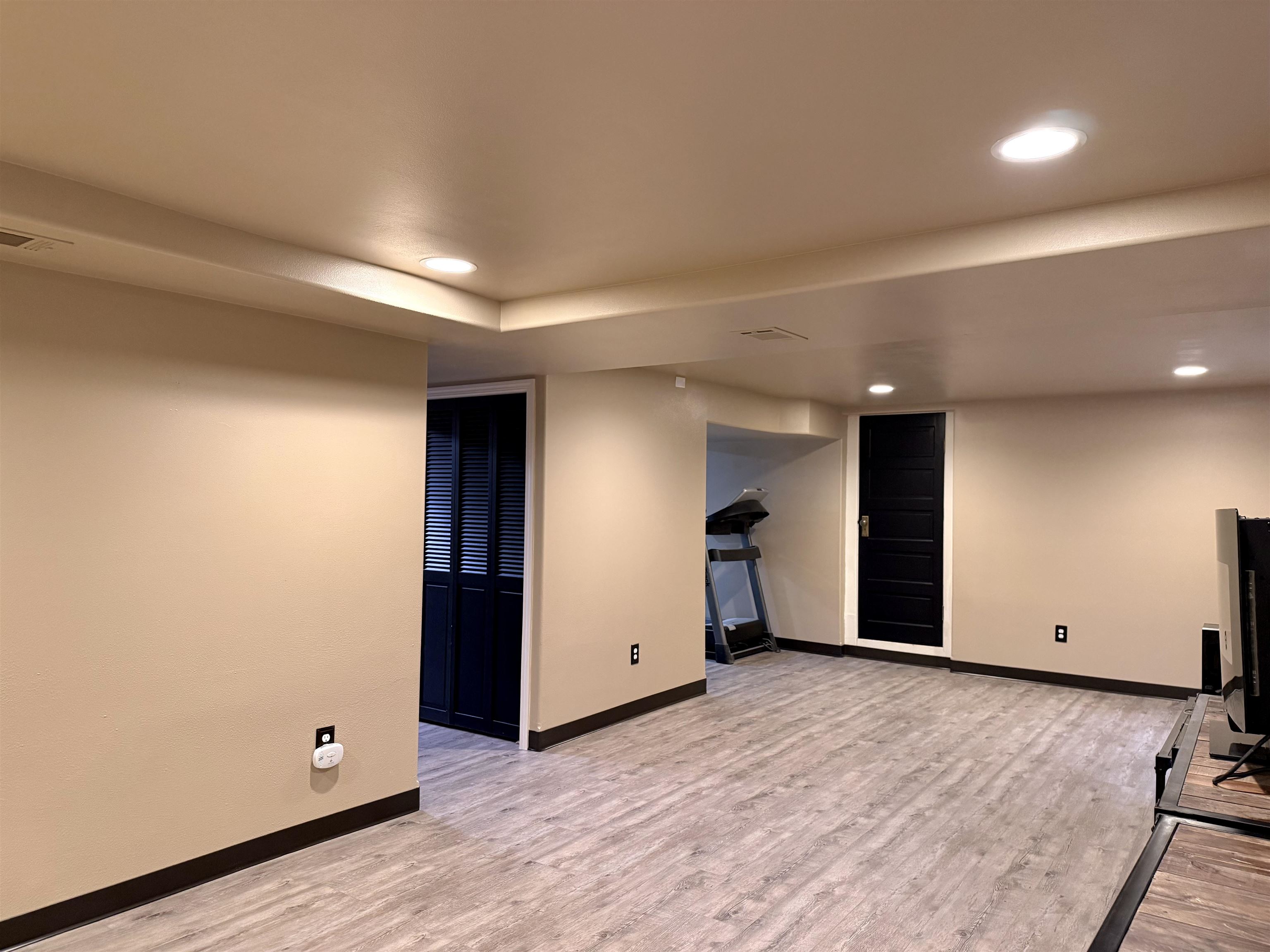 210 W 4th Ave - Photo 20