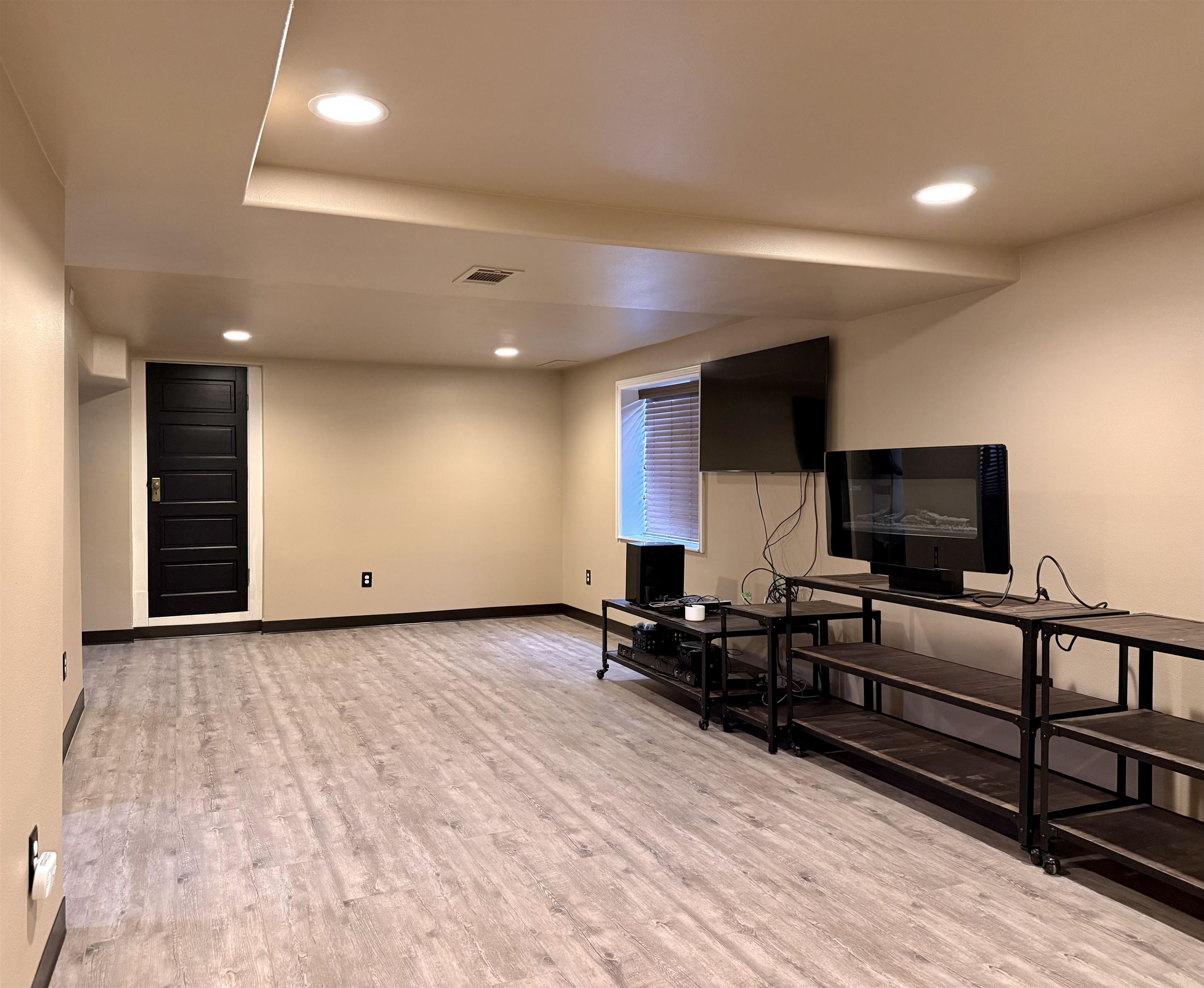 210 W 4th Ave - Photo 19