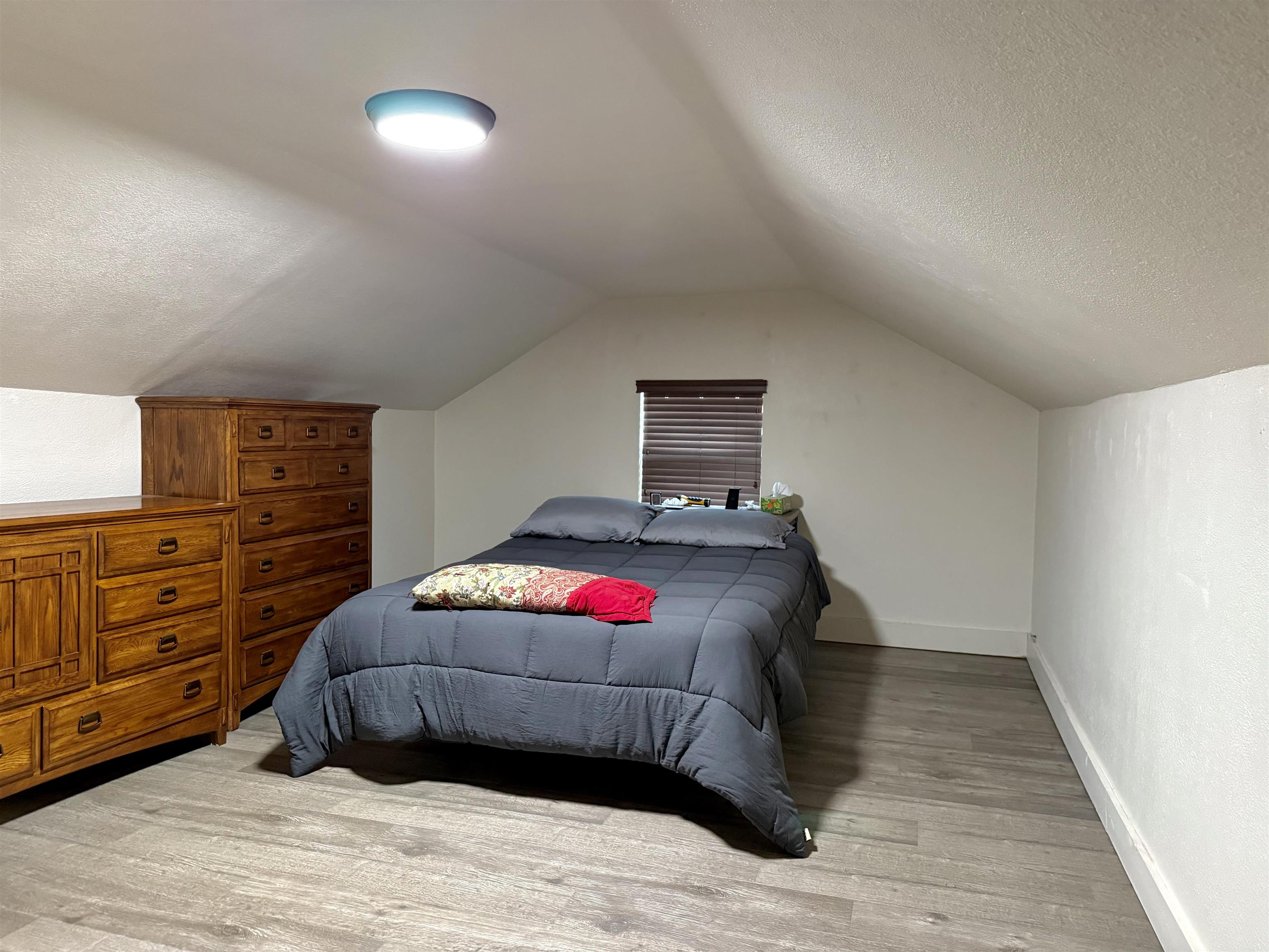 210 W 4th Ave - Photo 16