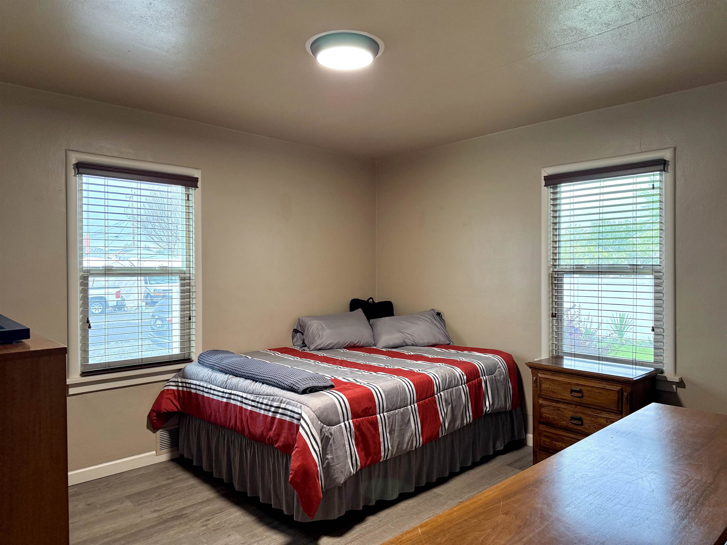 210 W 4th Ave - Photo 10