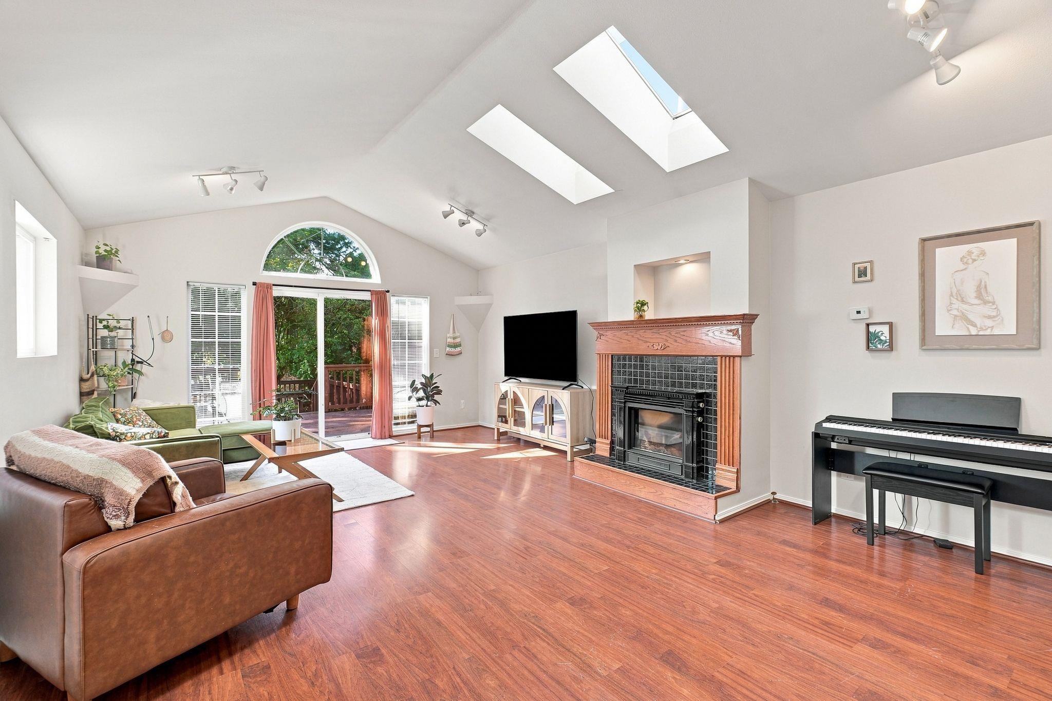 616 E 33rd Ave - Photo 9