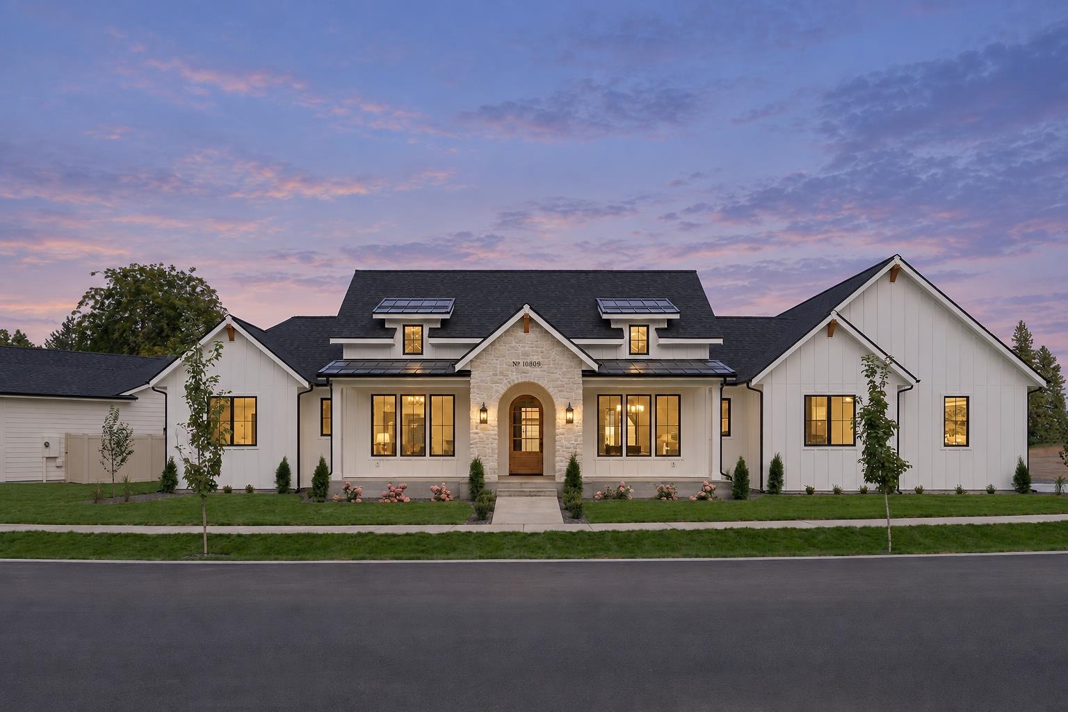 10809 E 36th Dr - Photo 1