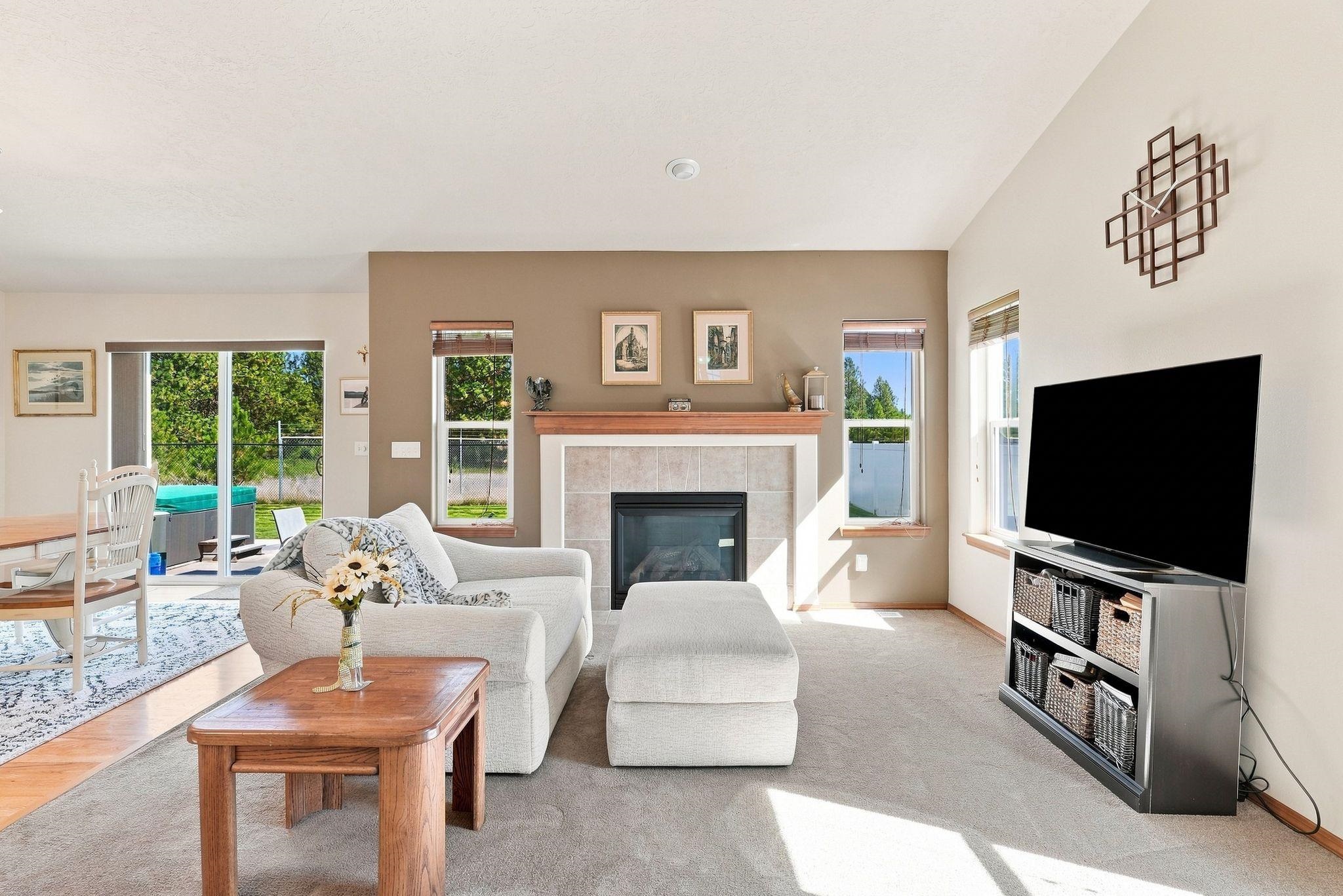 204 N Helstrom St - Photo 2