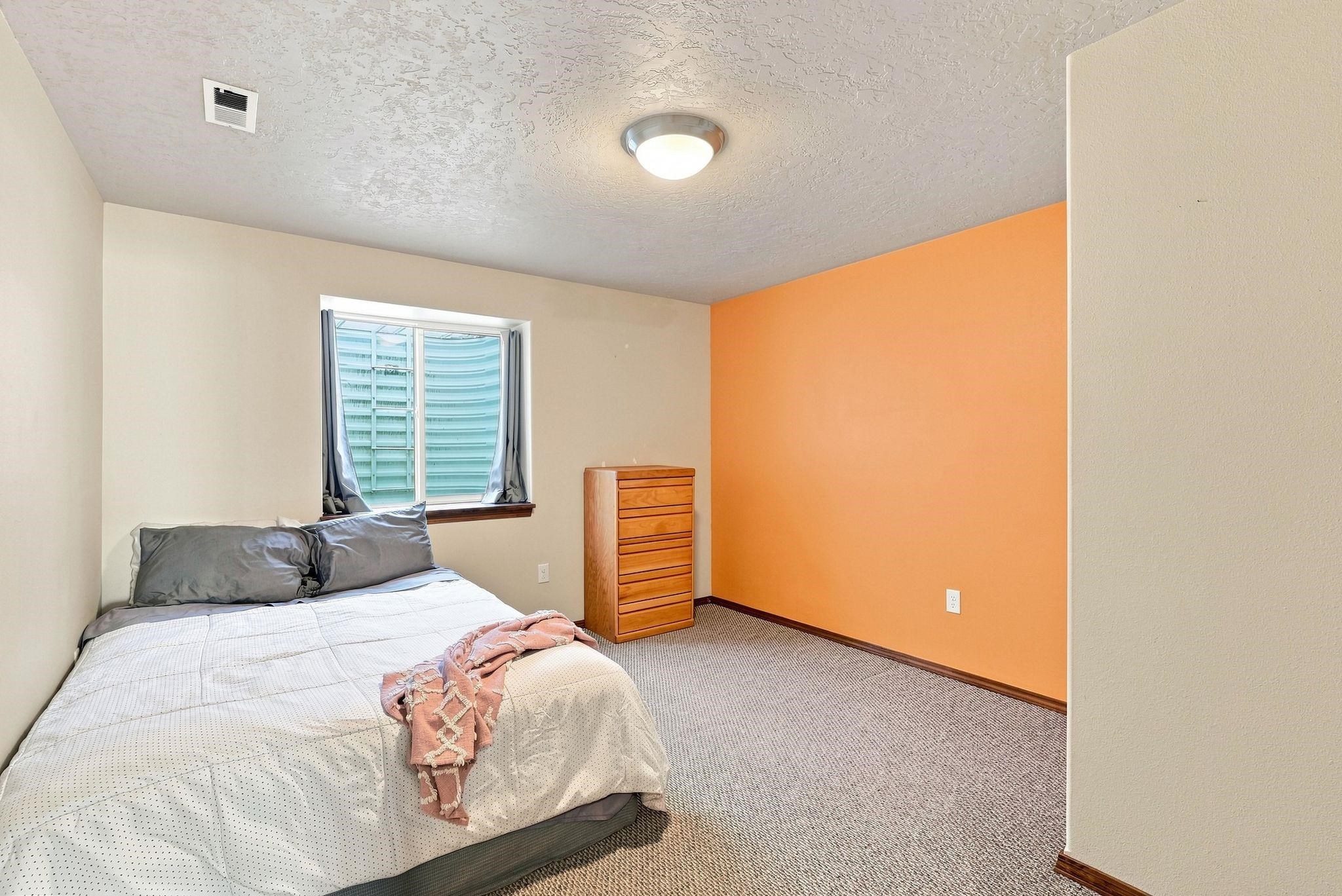 204 N Helstrom St - Photo 20