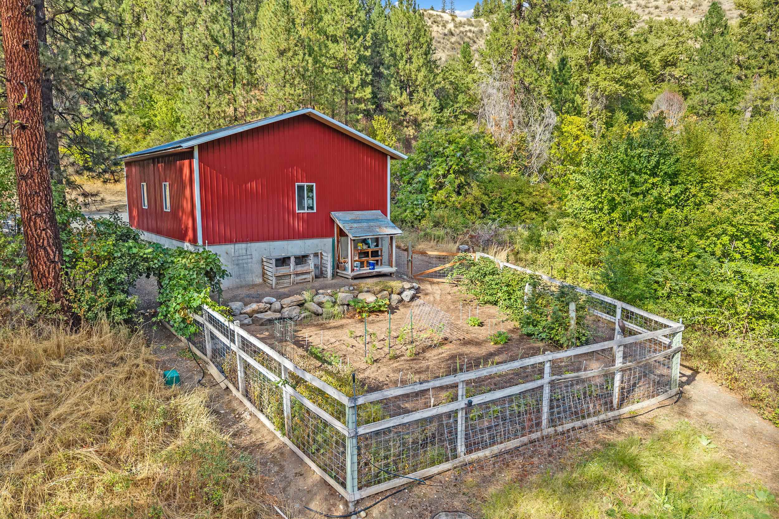 6472 Enterprise Rd - Photo 44