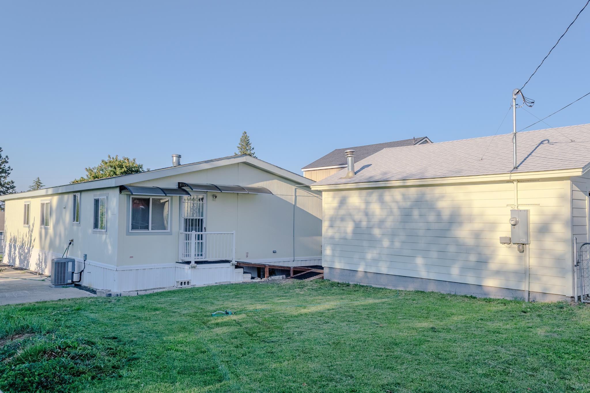 7304 E 5th Ave - Photo 2